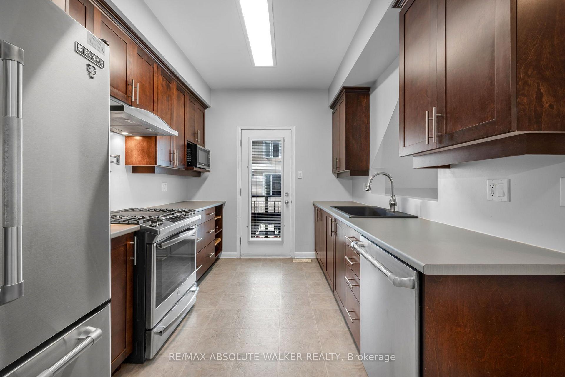 Photo 11 of 65 Songbird Private, Ottawa, Westcliffe Estates — HOMEH