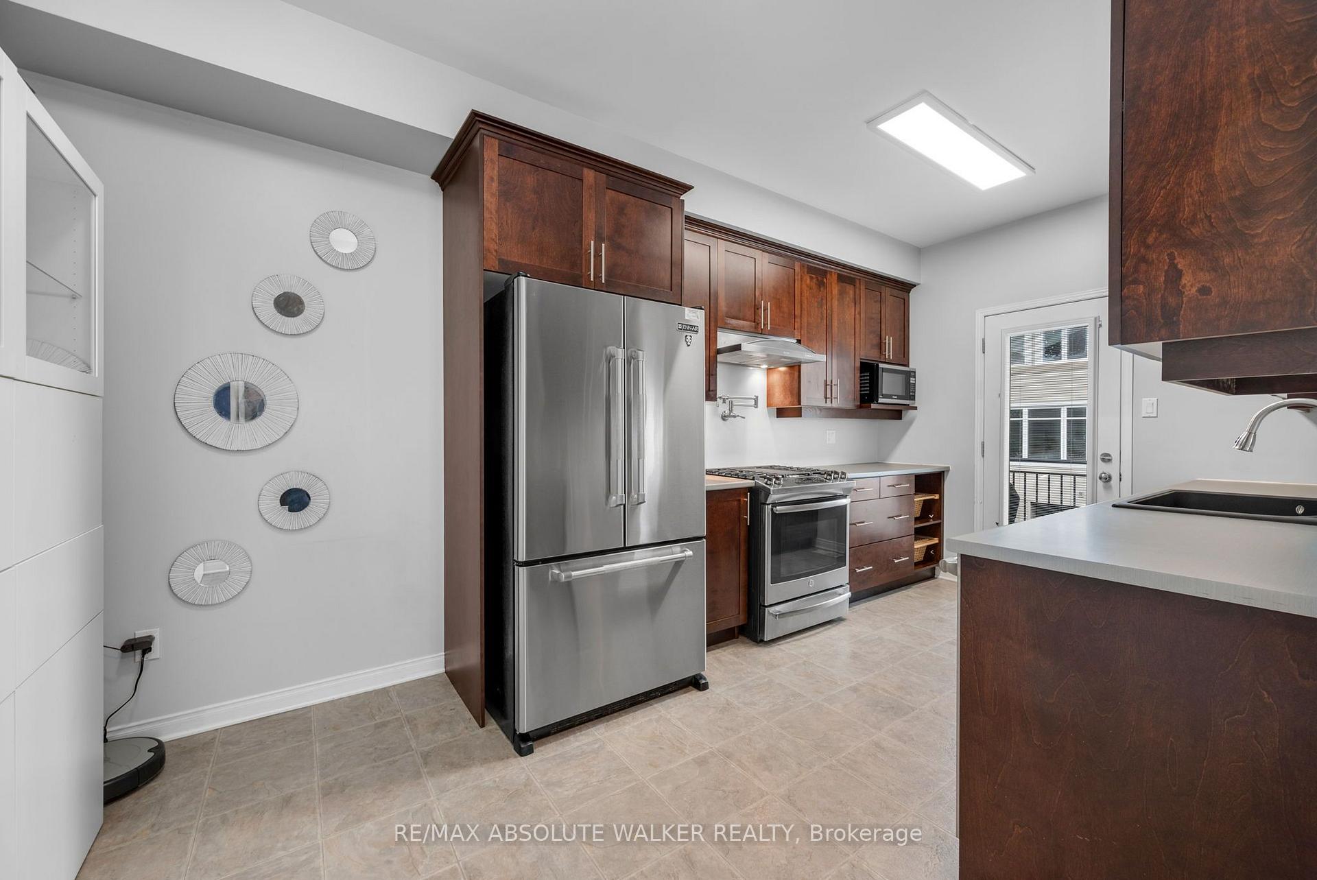Photo 12 of 65 Songbird Private, Ottawa, Westcliffe Estates — HOMEH