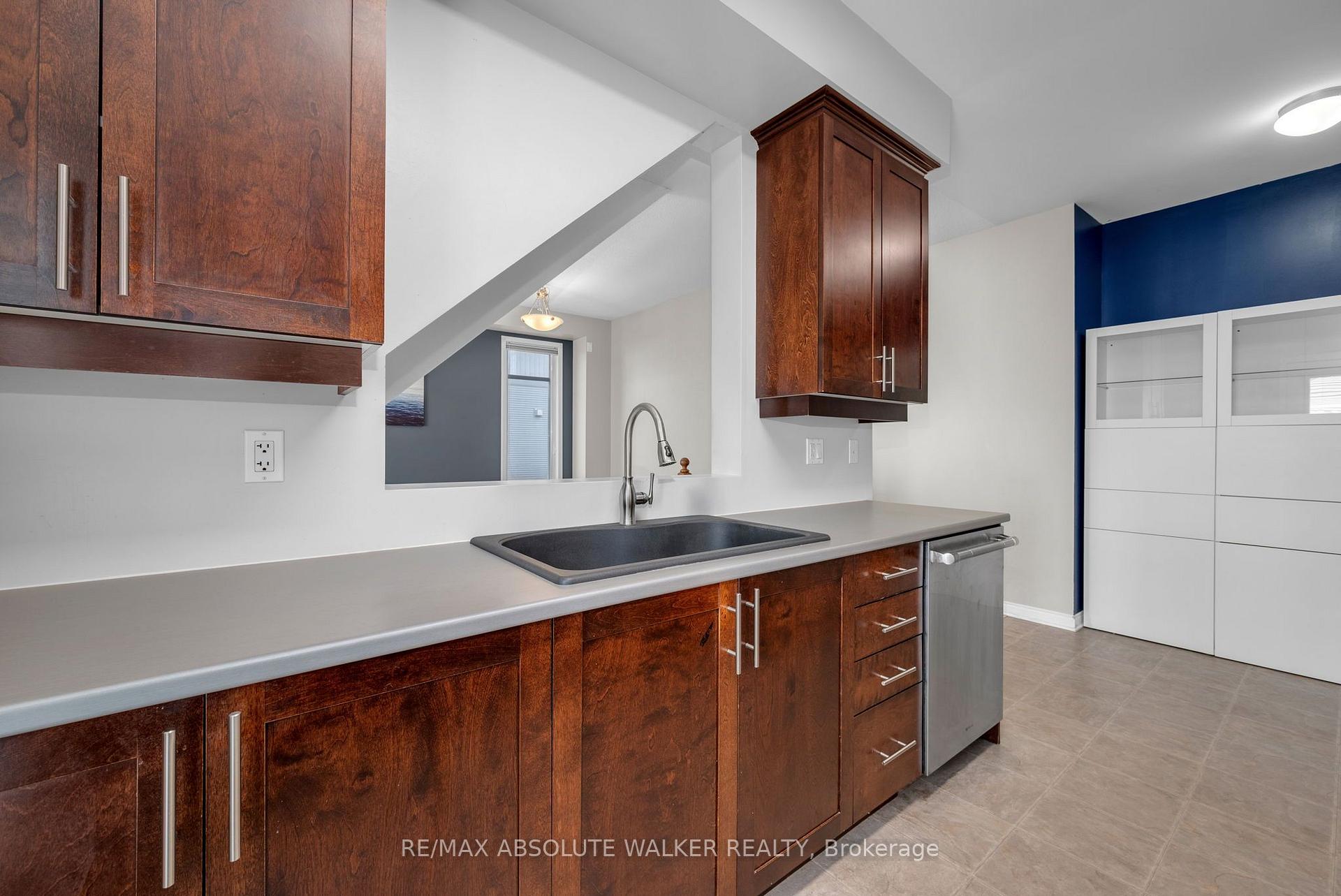 Photo 14 of 65 Songbird Private, Ottawa, Westcliffe Estates — HOMEH