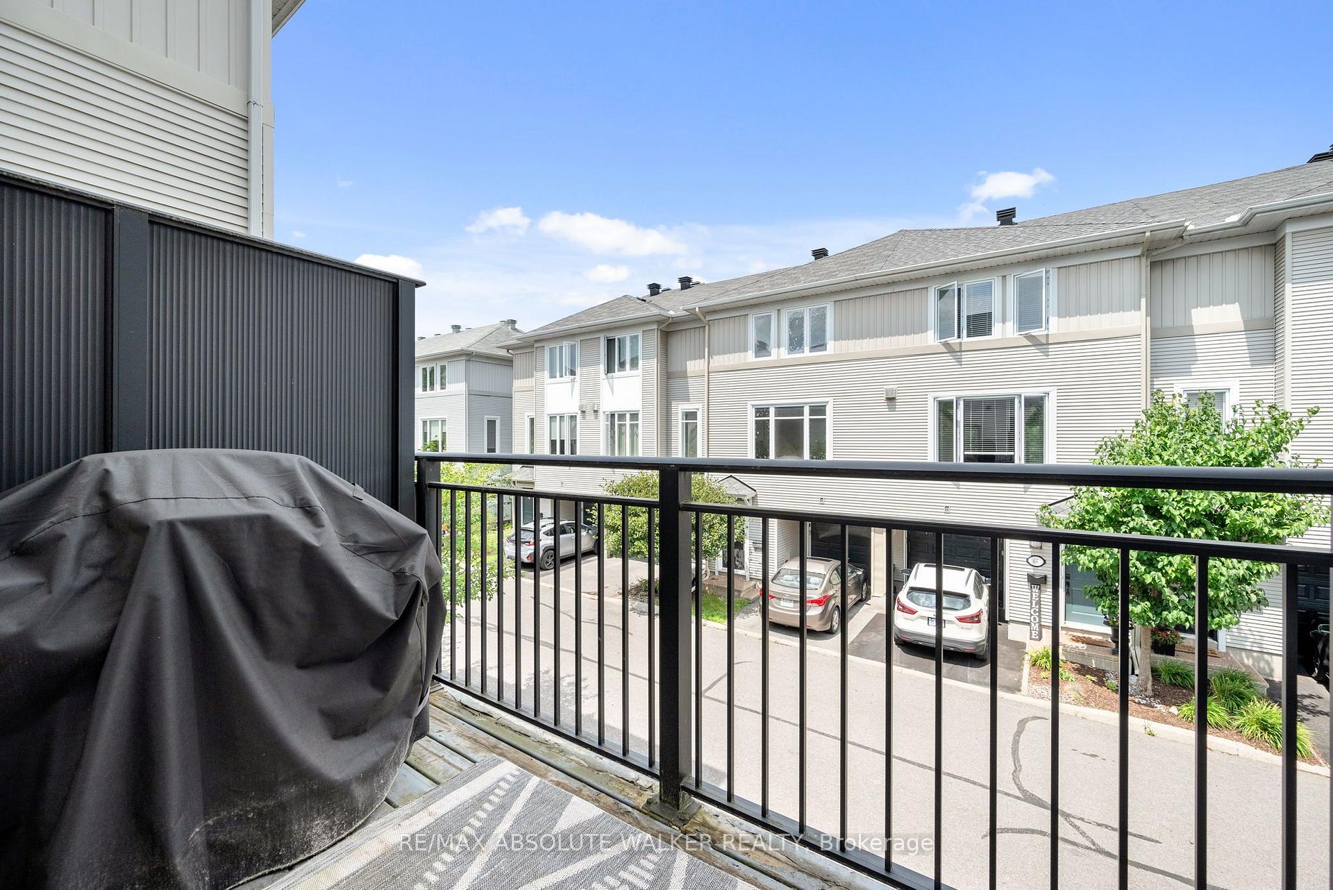 Photo 15 of 65 Songbird Private, Ottawa, Westcliffe Estates — HOMEH