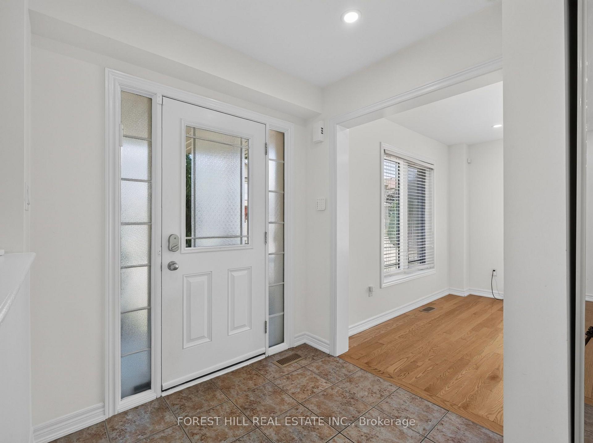 Photo 2 of 95 Stoyell Drive, Richmond Hill, Jefferson — HOMEH