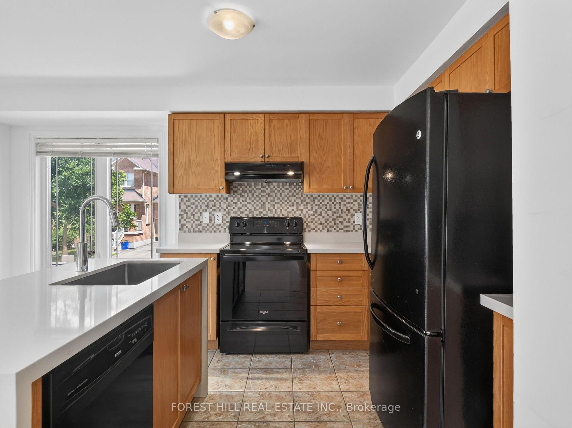 Photo 12 of 95 Stoyell Drive, Richmond Hill, Jefferson — HOMEH