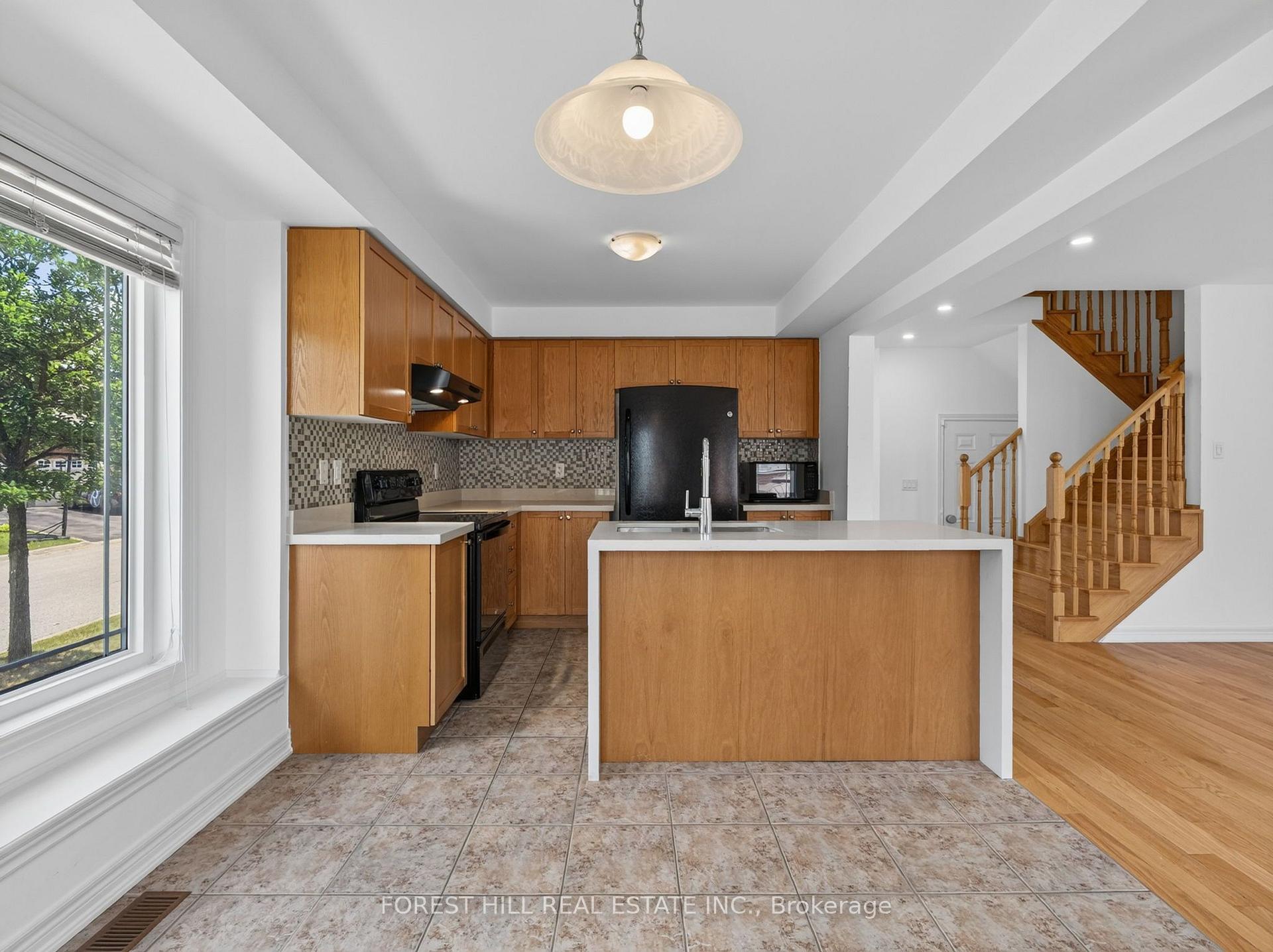 Photo 13 of 95 Stoyell Drive, Richmond Hill, Jefferson — HOMEH