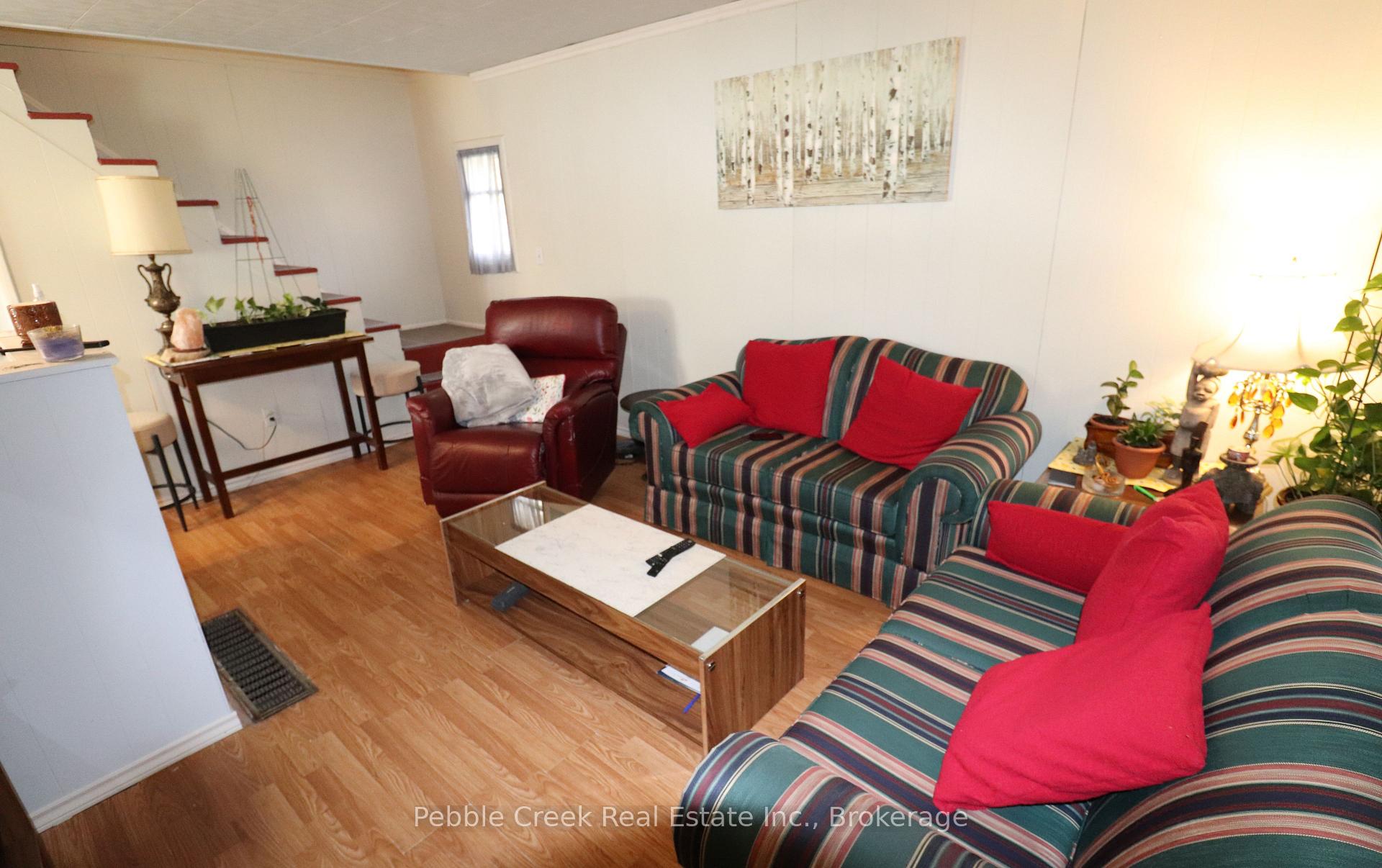 Photo 3 of 208 Hincks Street, Goderich, Goderich (Town) — HOMEH