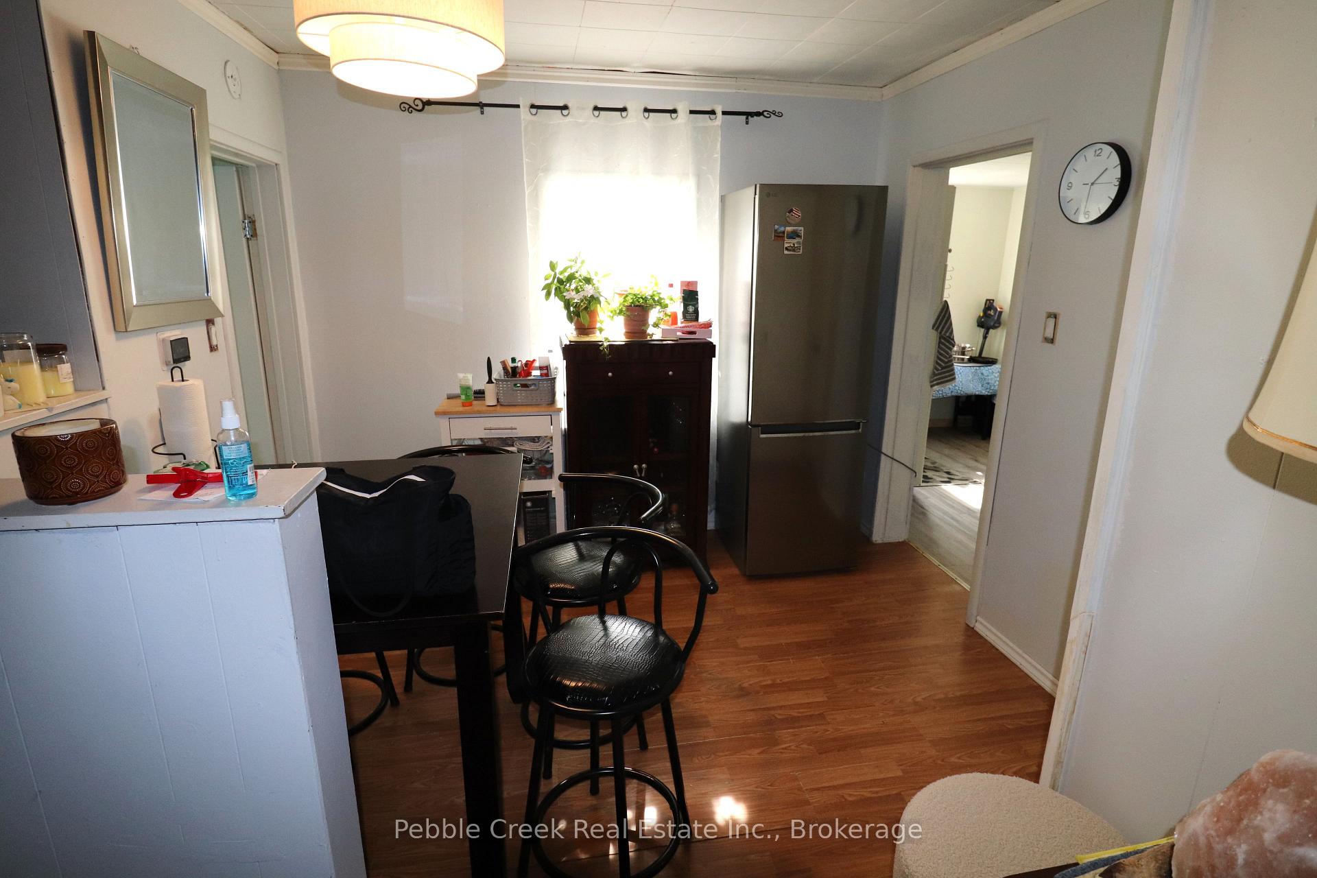 Photo 5 of 208 Hincks Street, Goderich, Goderich (Town) — HOMEH