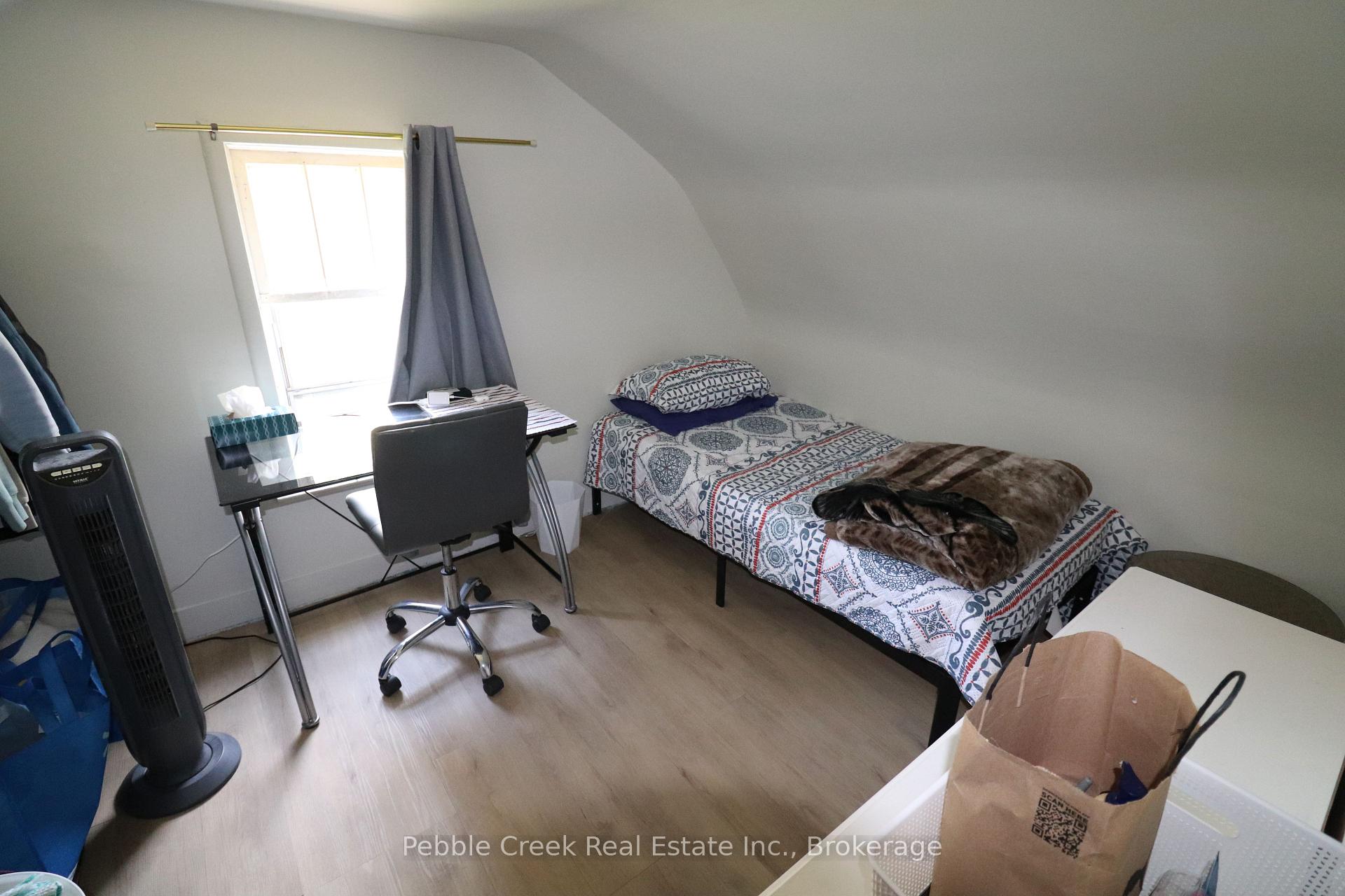 Photo 12 of 208 Hincks Street, Goderich, Goderich (Town) — HOMEH