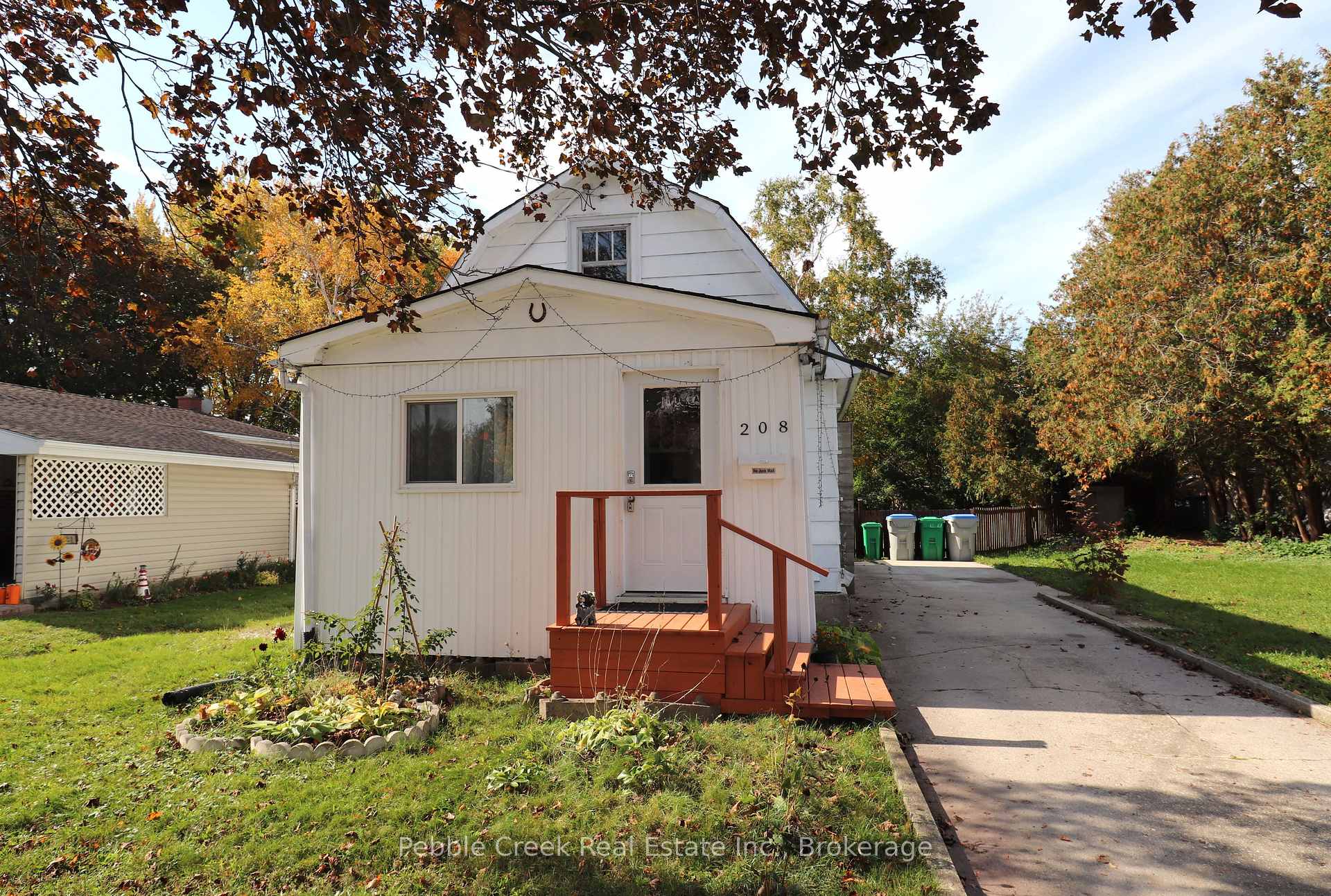 Photo 16 of 208 Hincks Street, Goderich, Goderich (Town) — HOMEH