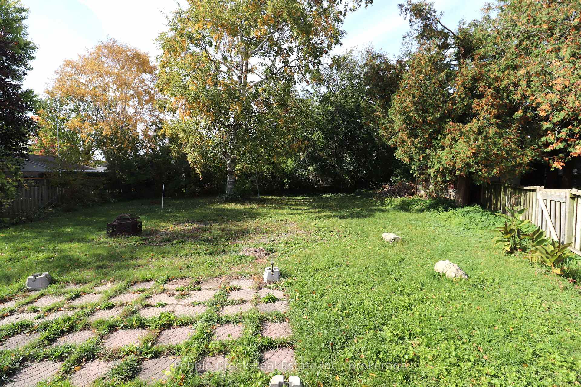 Photo 19 of 208 Hincks Street, Goderich, Goderich (Town) — HOMEH