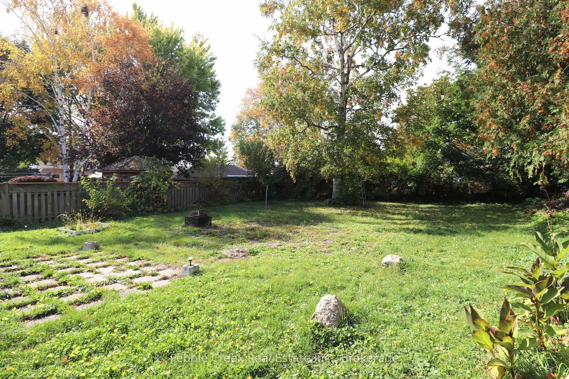 Photo 20 of 208 Hincks Street, Goderich, Goderich (Town) — HOMEH