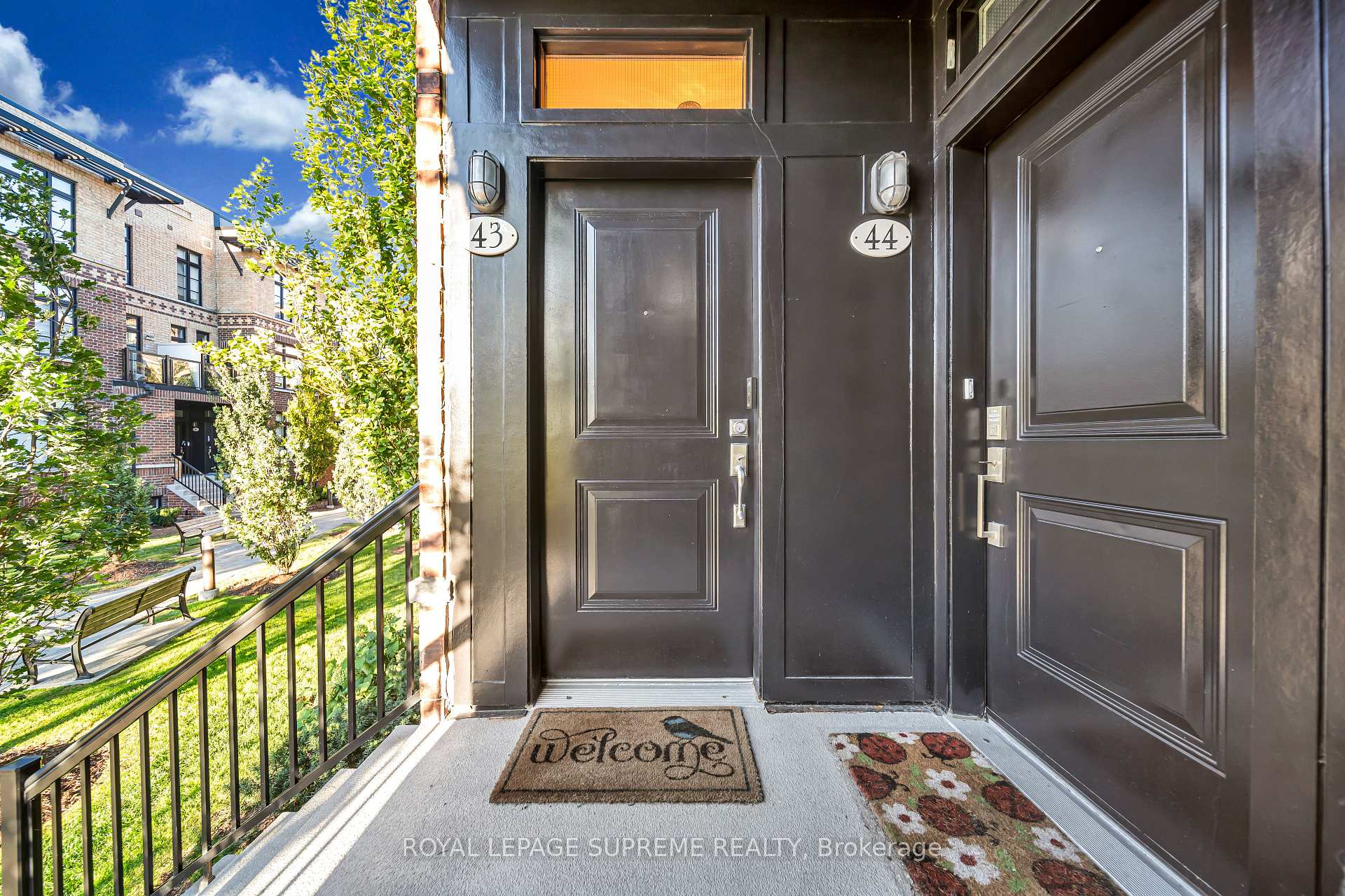 Photo 3 of Unit 43, 8167 Kipling Avenue, Vaughan, West Woodbridge — HOMEH