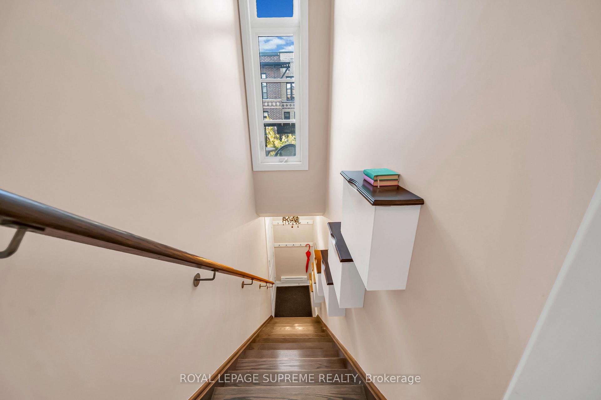 Photo 5 of Unit 43, 8167 Kipling Avenue, Vaughan, West Woodbridge — HOMEH