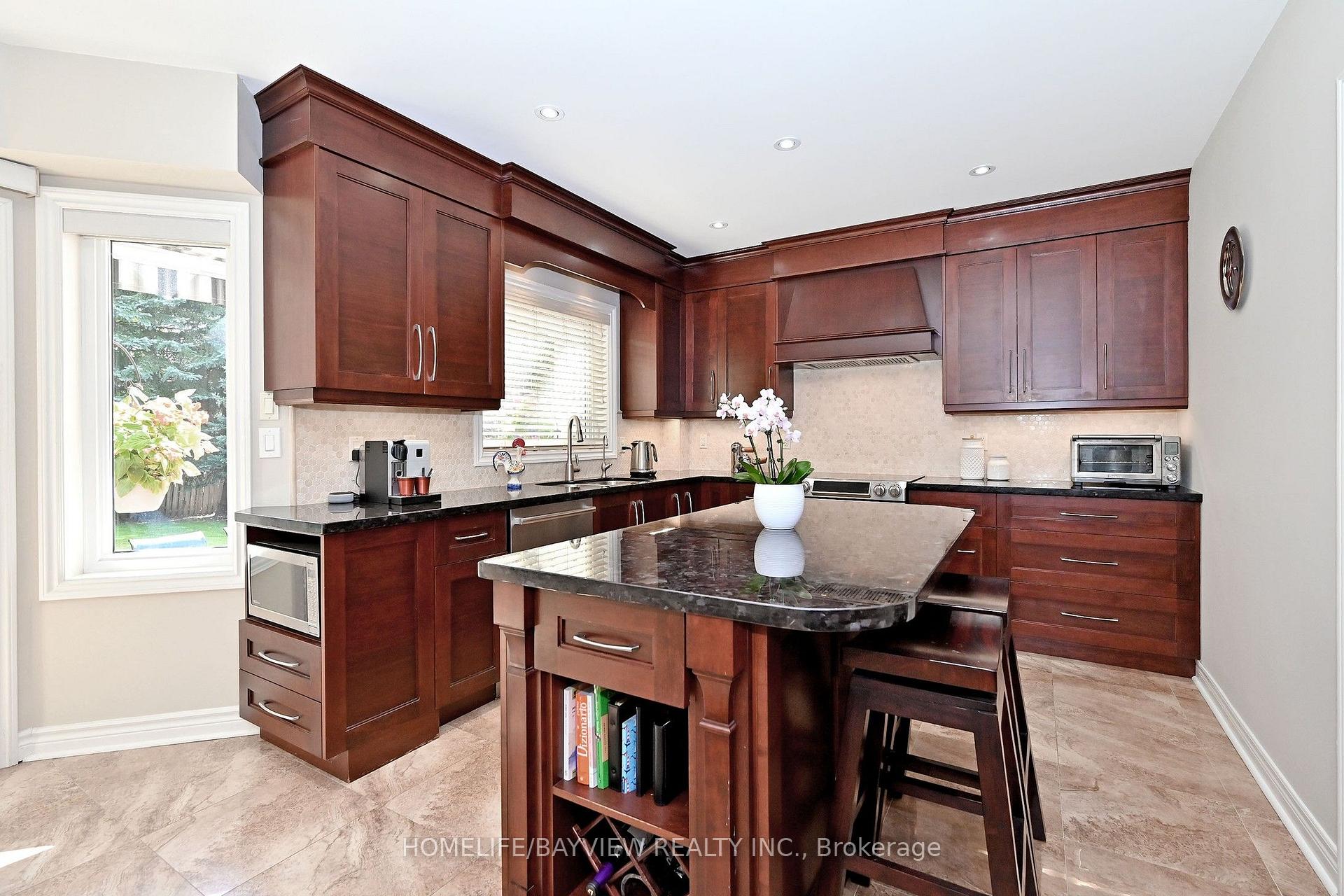 Photo 17 of 58 Thornbrook Court, Vaughan, Brownridge — HOMEH