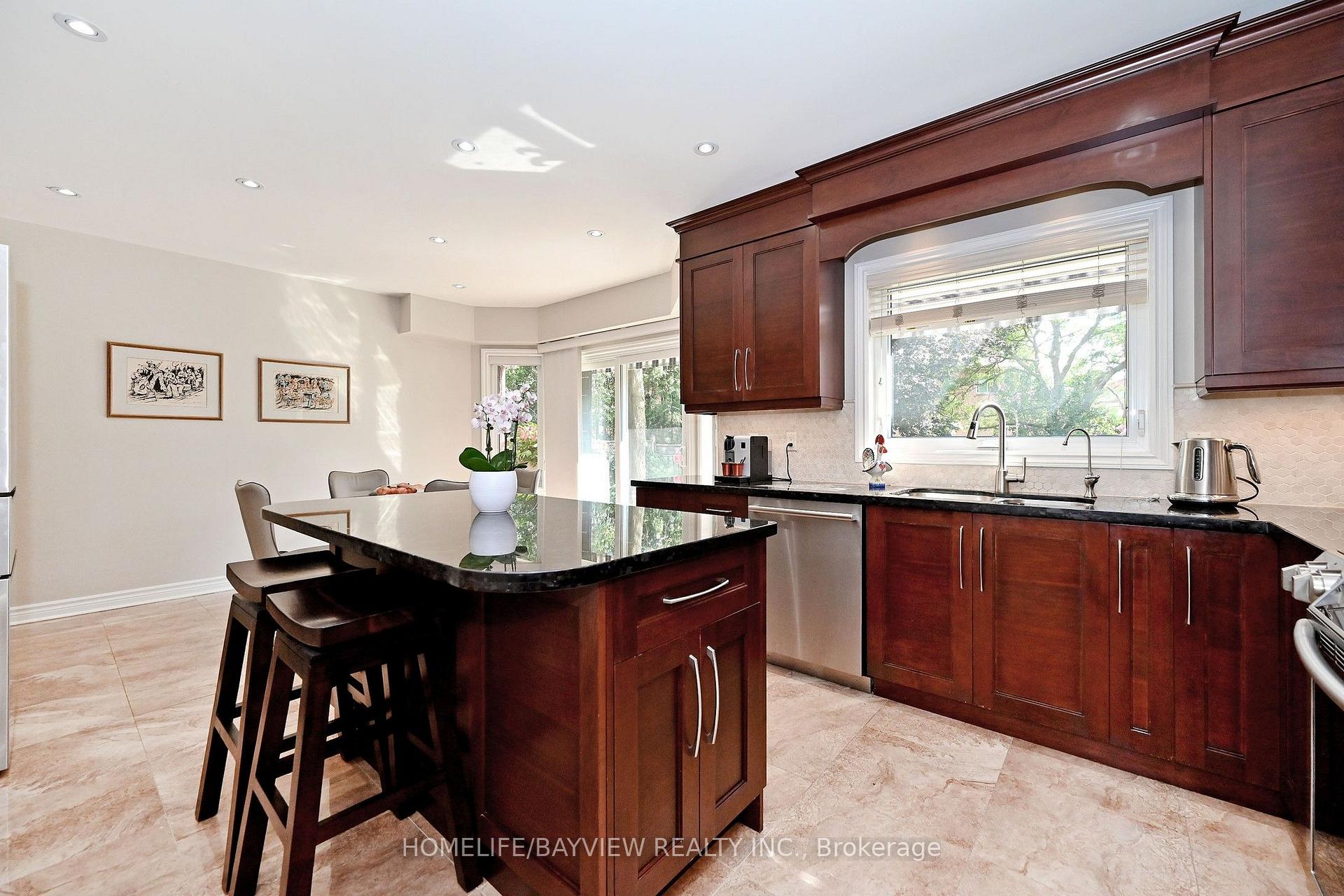 Photo 18 of 58 Thornbrook Court, Vaughan, Brownridge — HOMEH