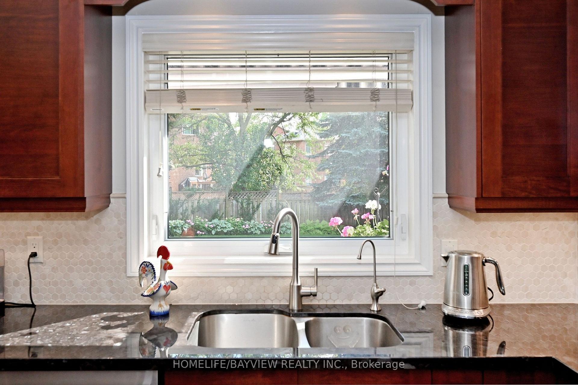 Photo 20 of 58 Thornbrook Court, Vaughan, Brownridge — HOMEH