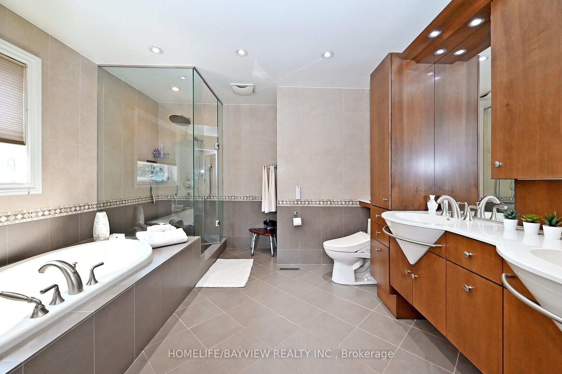 Photo 34 of 58 Thornbrook Court, Vaughan, Brownridge — HOMEH