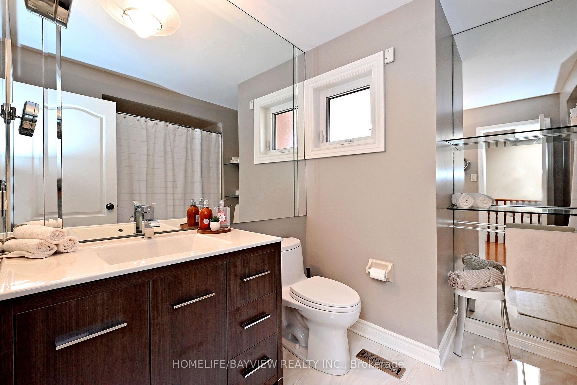 Photo 37 of 58 Thornbrook Court, Vaughan, Brownridge — HOMEH