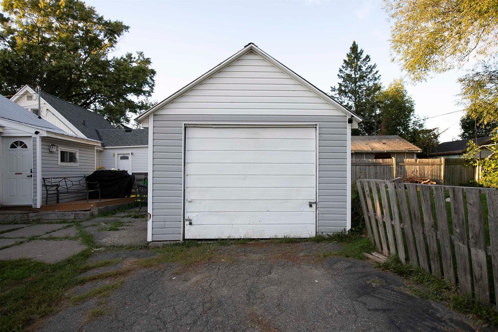 Photo 11 of 666 Shafer Avenue, Sault Ste Marie, Ward 4 — HOMEH