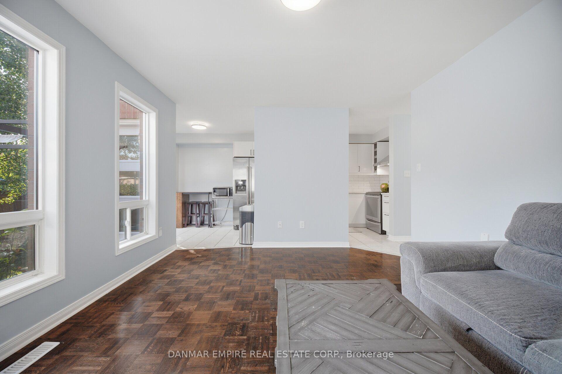 Photo 12 of 658 Julia Avenue, Burlington, Appleby — HOMEH