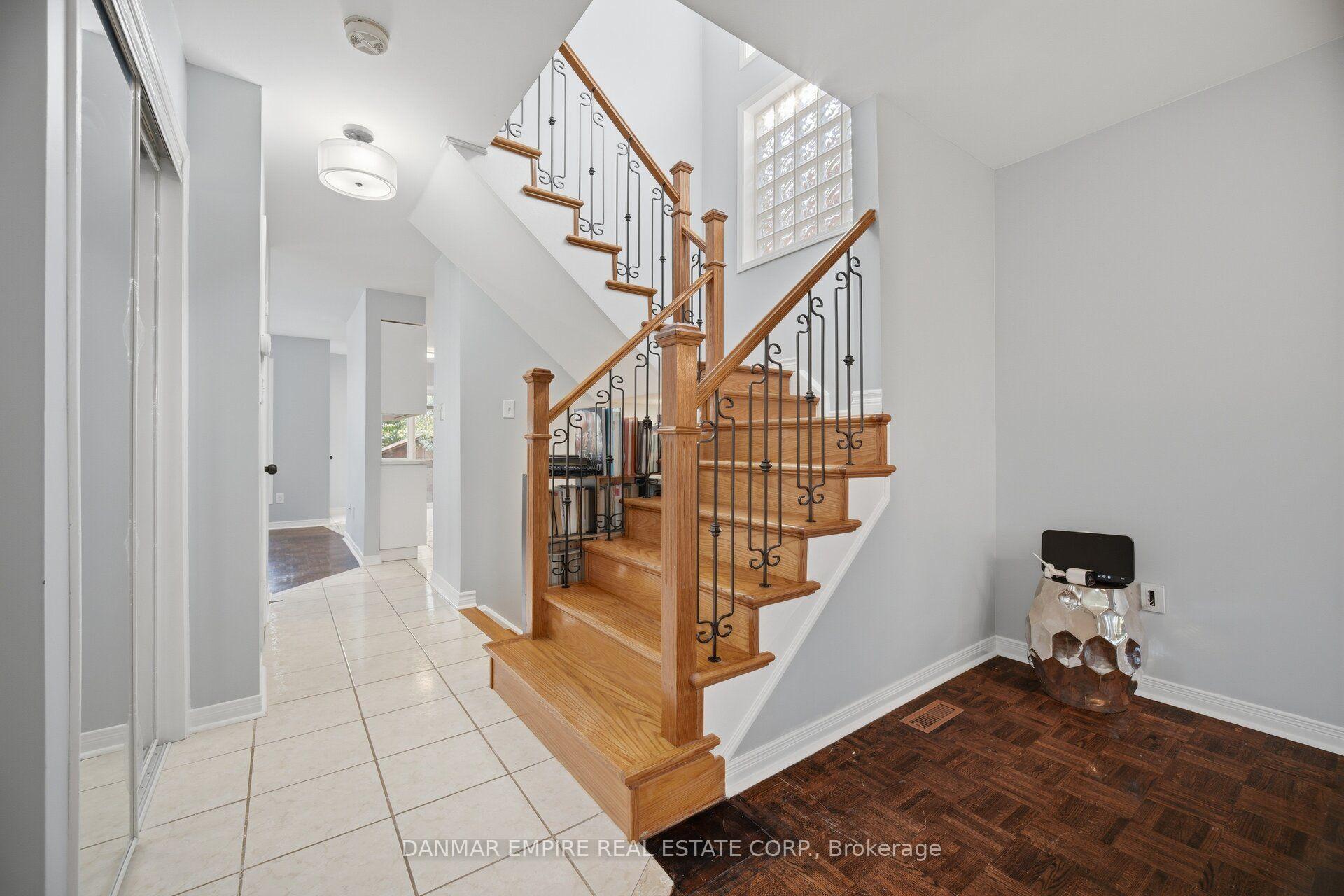Photo 20 of 658 Julia Avenue, Burlington, Appleby — HOMEH
