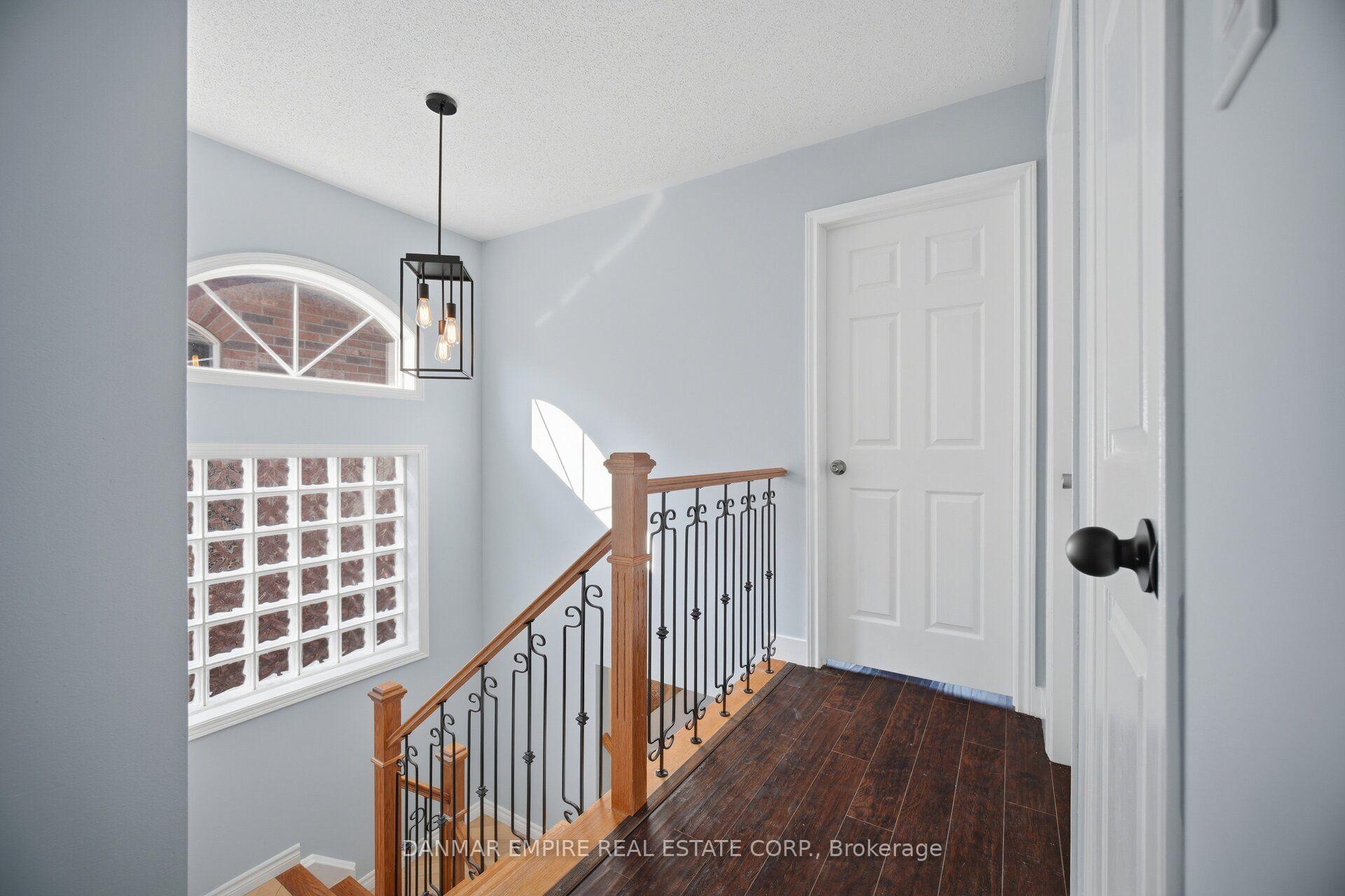 Photo 21 of 658 Julia Avenue, Burlington, Appleby — HOMEH