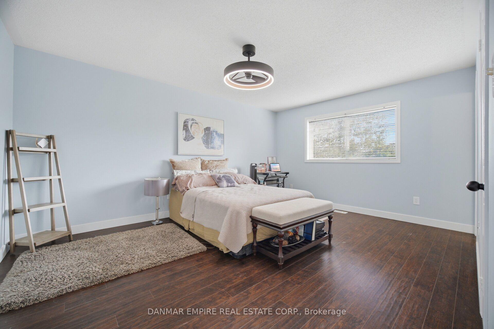 Photo 23 of 658 Julia Avenue, Burlington, Appleby — HOMEH