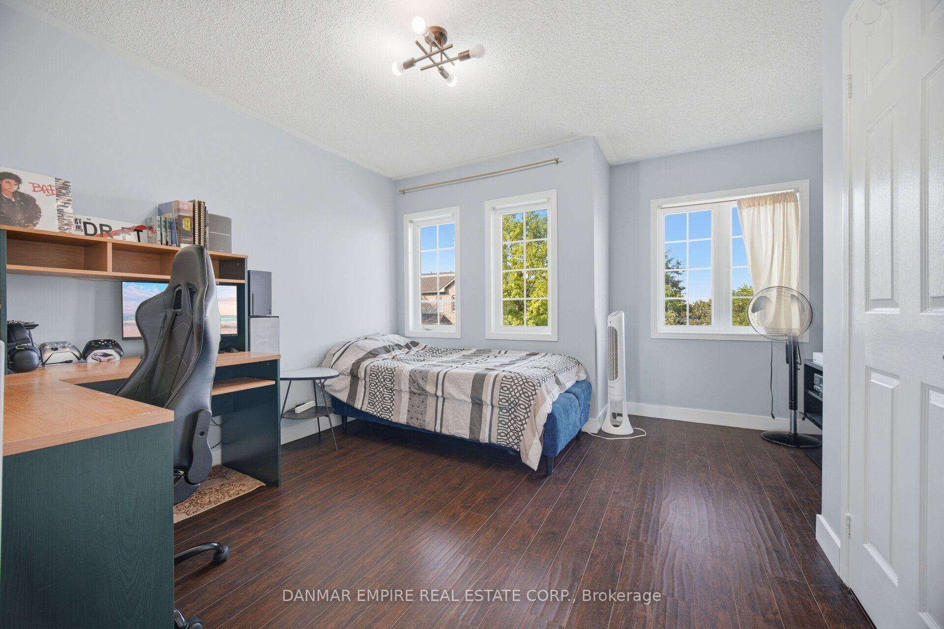 Photo 29 of 658 Julia Avenue, Burlington, Appleby — HOMEH