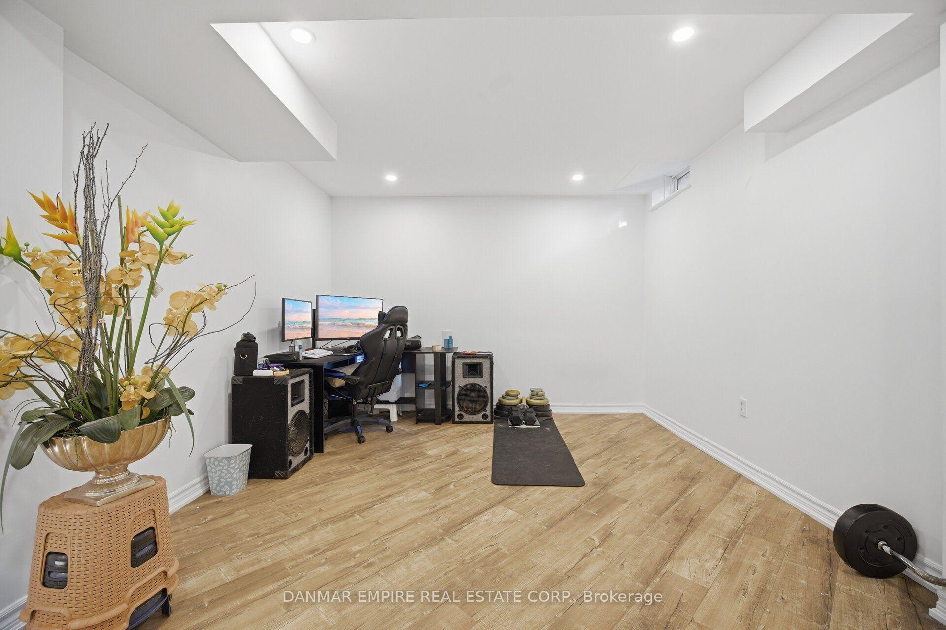Photo 37 of 658 Julia Avenue, Burlington, Appleby — HOMEH