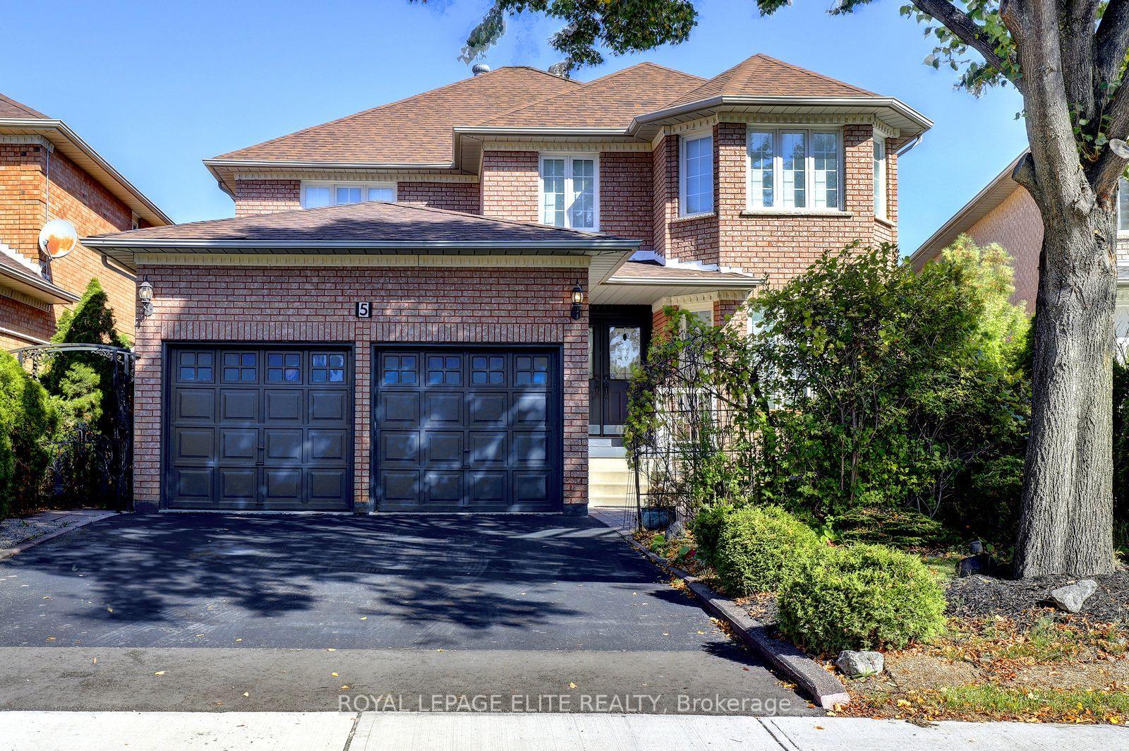 Photo 1 of 5 Pinecone Way E, Brampton, Sandringham-Wellington — HOMEH