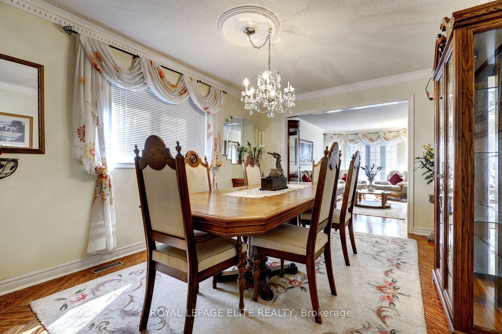 Photo 11 of 5 Pinecone Way E, Brampton, Sandringham-Wellington — HOMEH