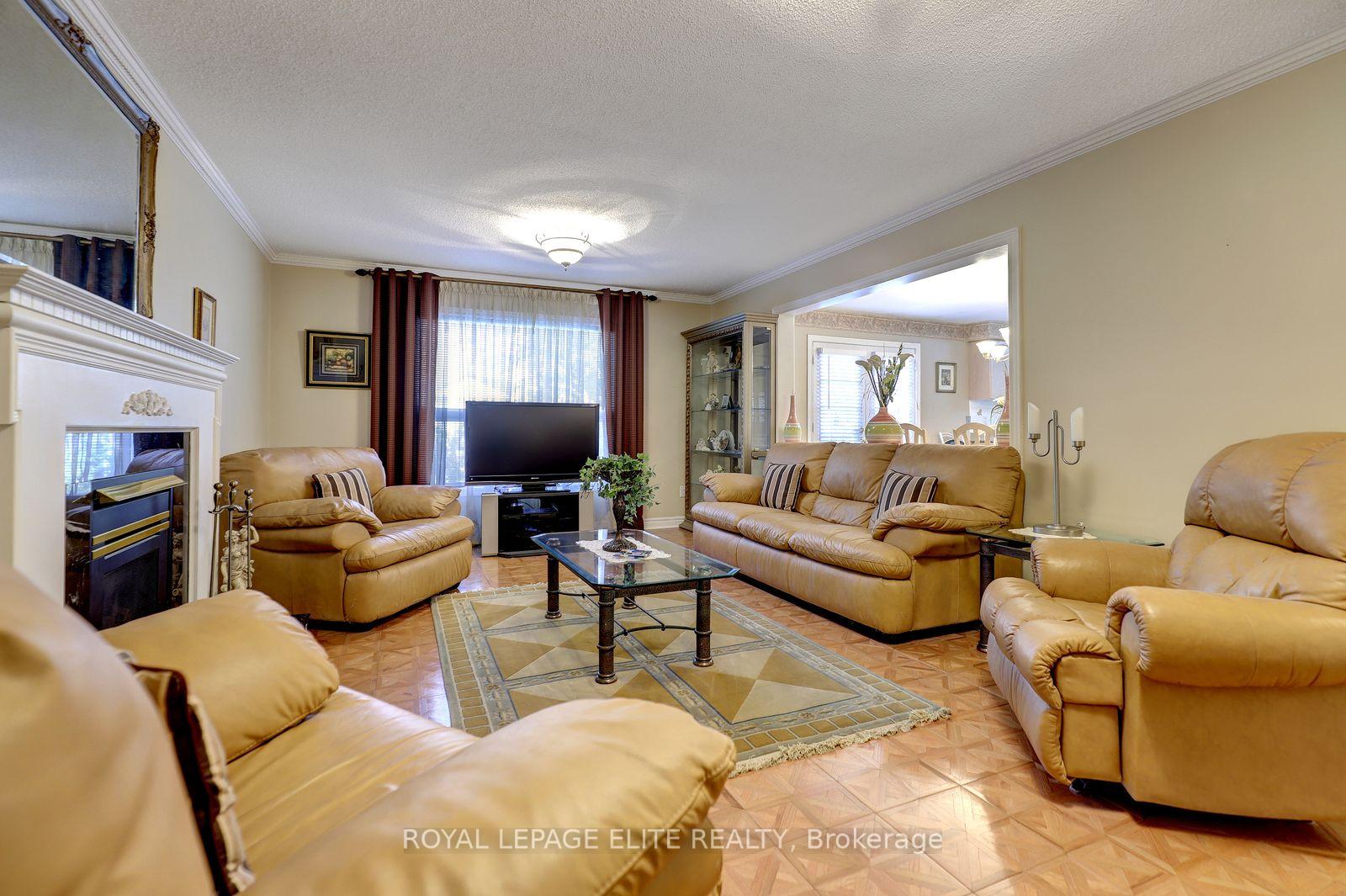 Photo 18 of 5 Pinecone Way E, Brampton, Sandringham-Wellington — HOMEH