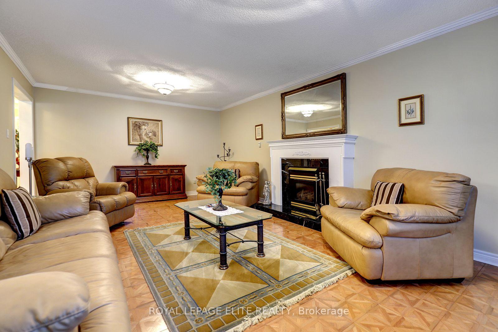 Photo 19 of 5 Pinecone Way E, Brampton, Sandringham-Wellington — HOMEH