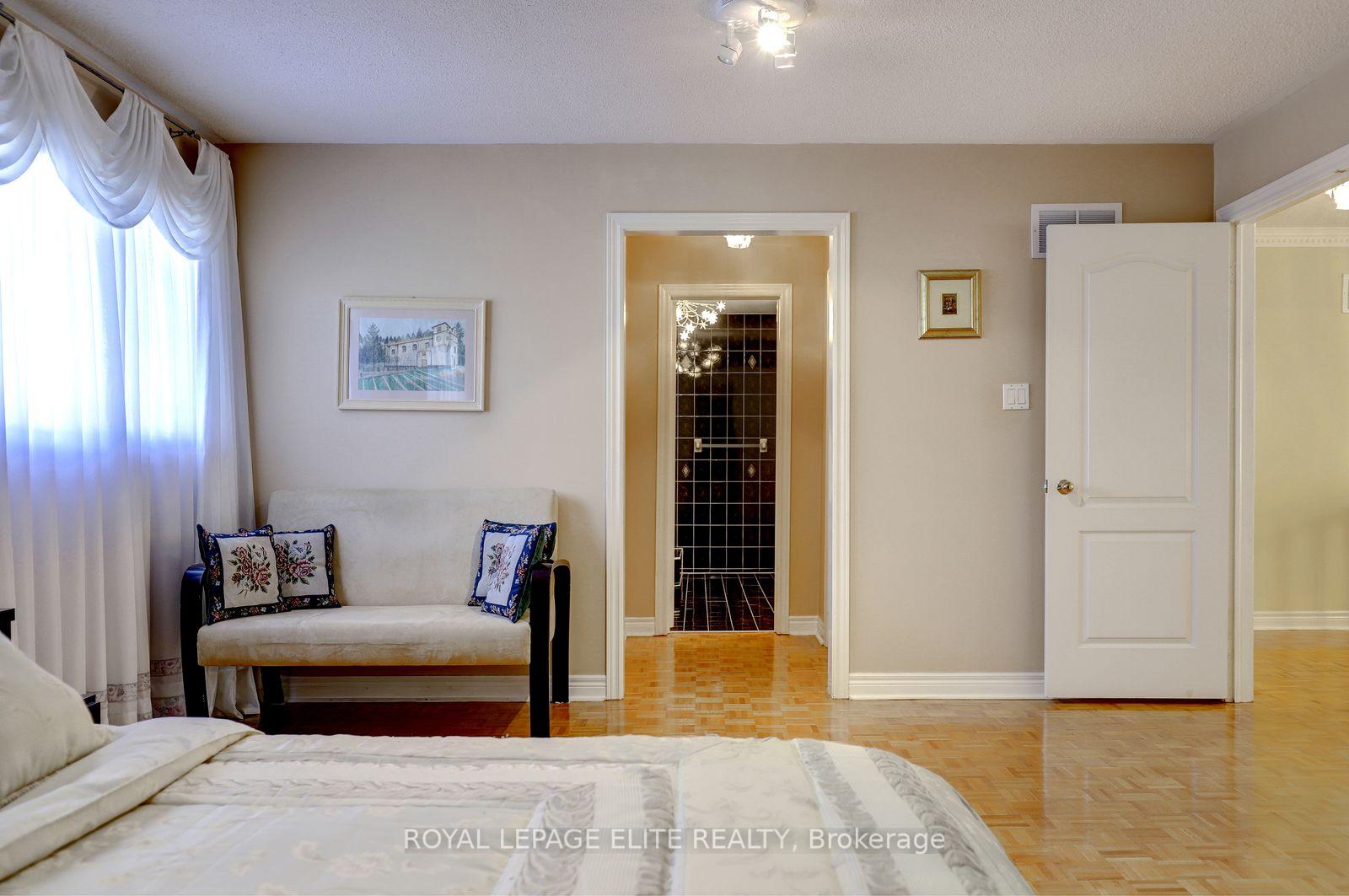 Photo 29 of 5 Pinecone Way E, Brampton, Sandringham-Wellington — HOMEH