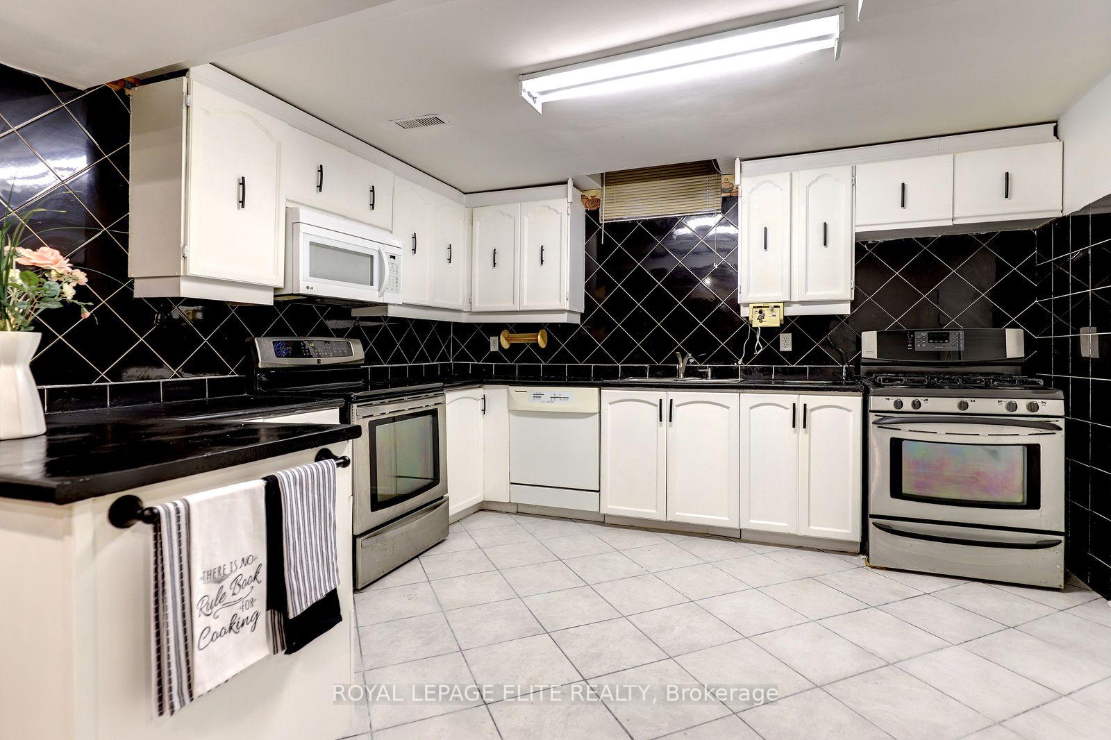 Photo 43 of 5 Pinecone Way E, Brampton, Sandringham-Wellington — HOMEH