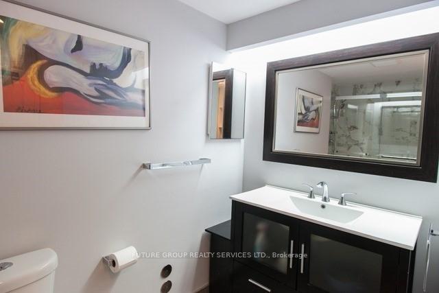 Photo 8 of Unit 2409, 77 Harbour Square, Toronto, Waterfront Communities — HOMEH