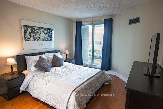 Photo 10 of Unit 2409, 77 Harbour Square, Toronto, Waterfront Communities — HOMEH