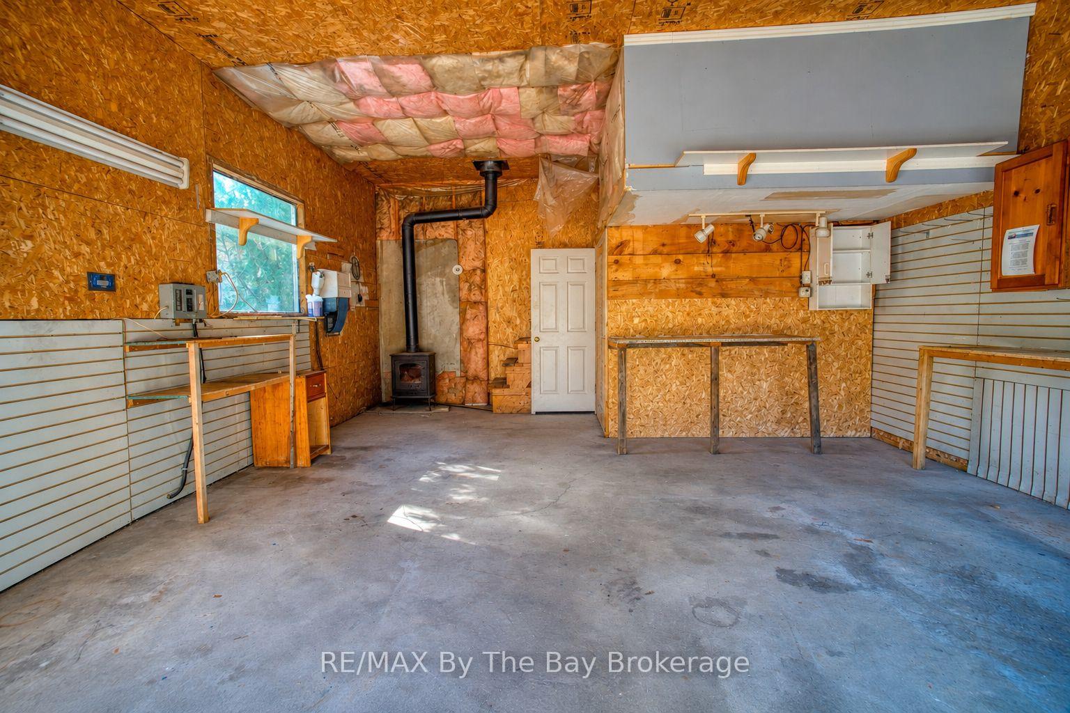 Photo 7 of 18 Elm Drive, Wasaga Beach — HOMEH