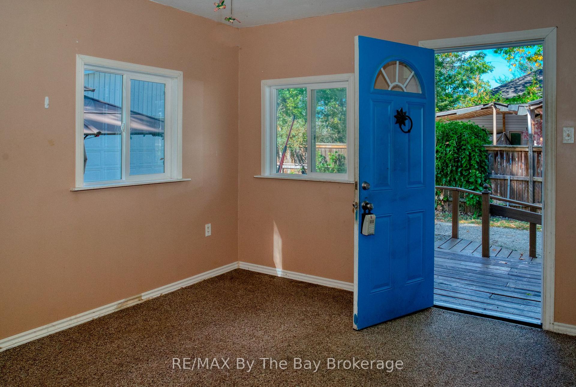 Photo 10 of 18 Elm Drive, Wasaga Beach — HOMEH