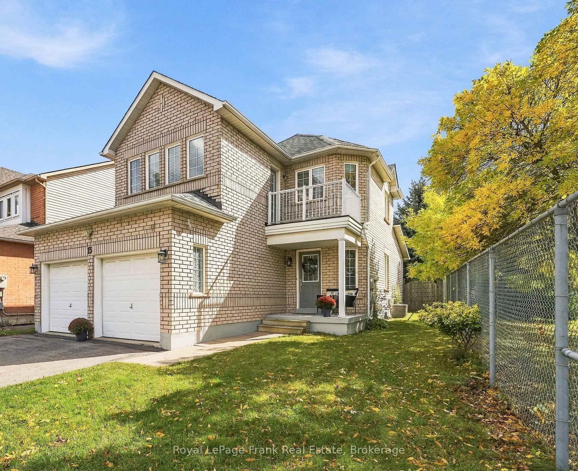 Photo 3 of 15 Sprucewood Crescent, Clarington, Bowmanville — HOMEH