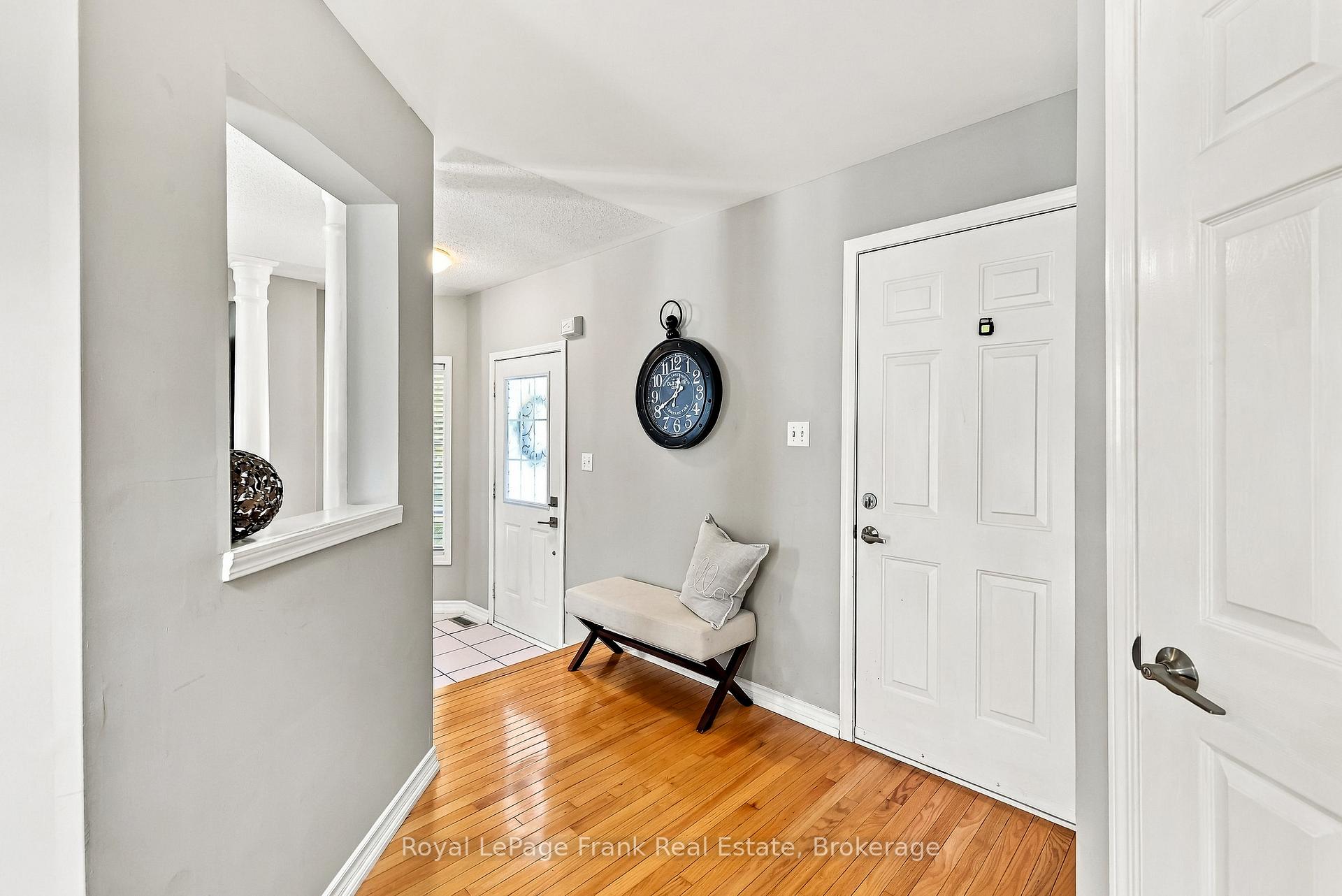 Photo 8 of 15 Sprucewood Crescent, Clarington, Bowmanville — HOMEH