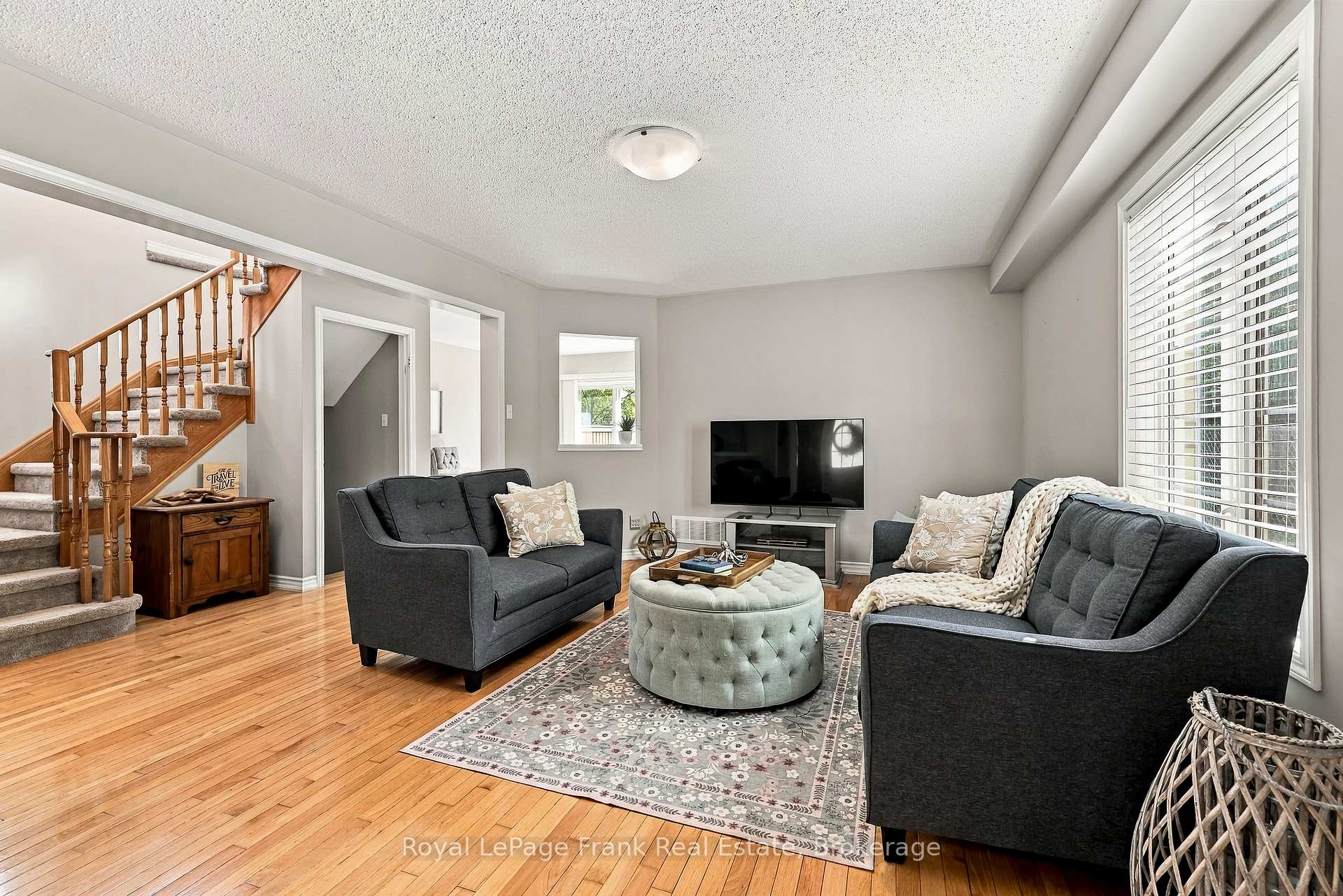 Photo 10 of 15 Sprucewood Crescent, Clarington, Bowmanville — HOMEH