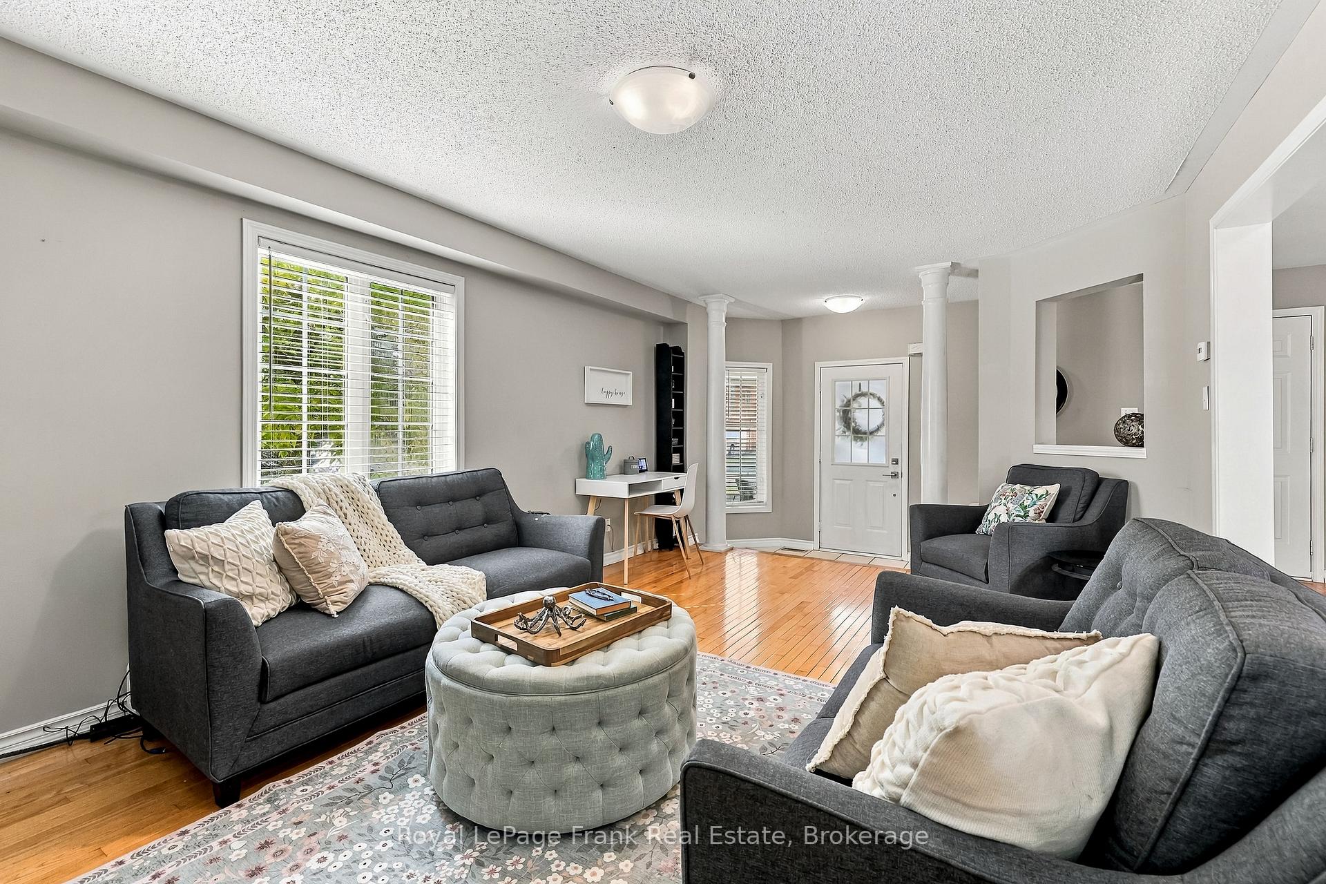Photo 12 of 15 Sprucewood Crescent, Clarington, Bowmanville — HOMEH