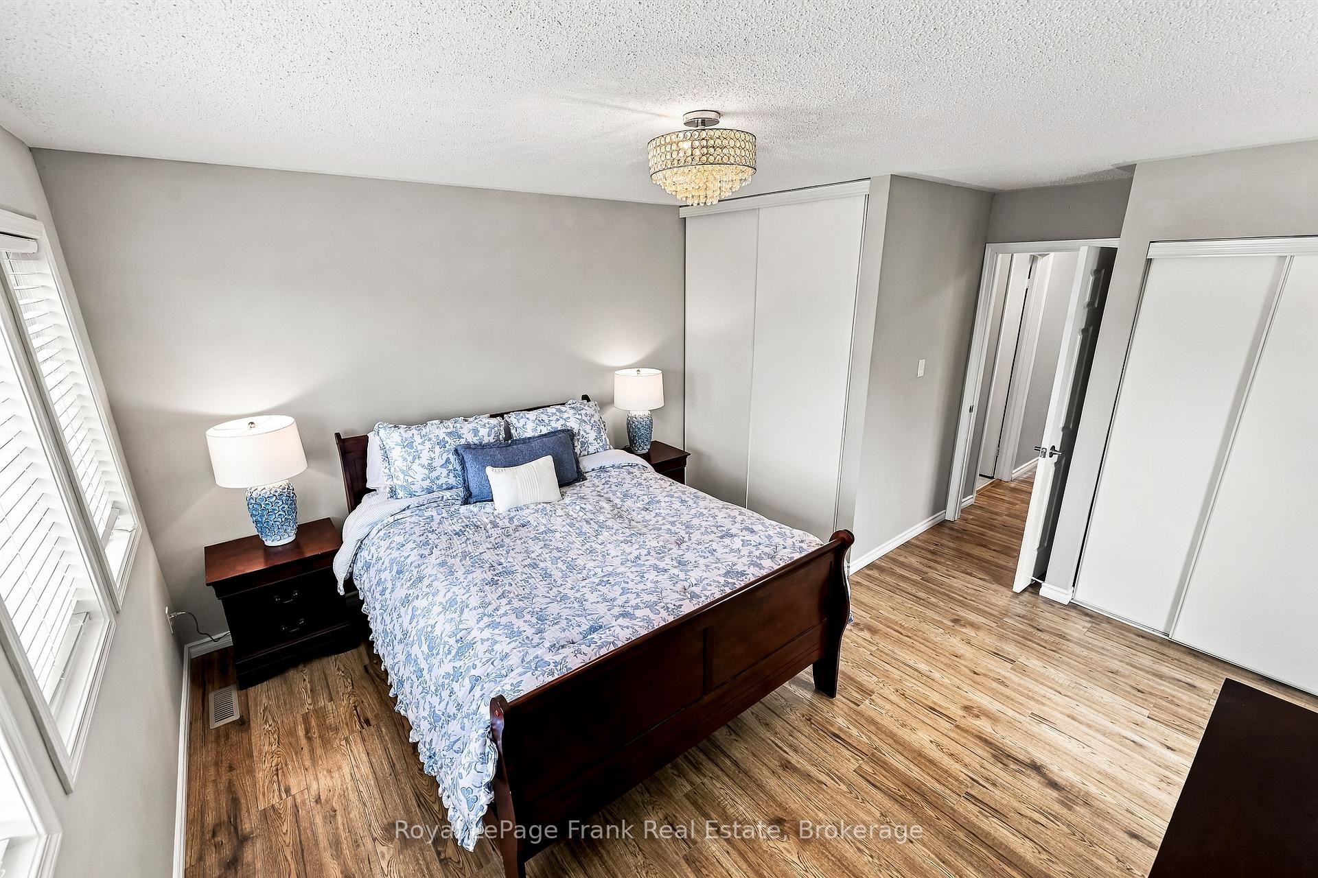 Photo 25 of 15 Sprucewood Crescent, Clarington, Bowmanville — HOMEH