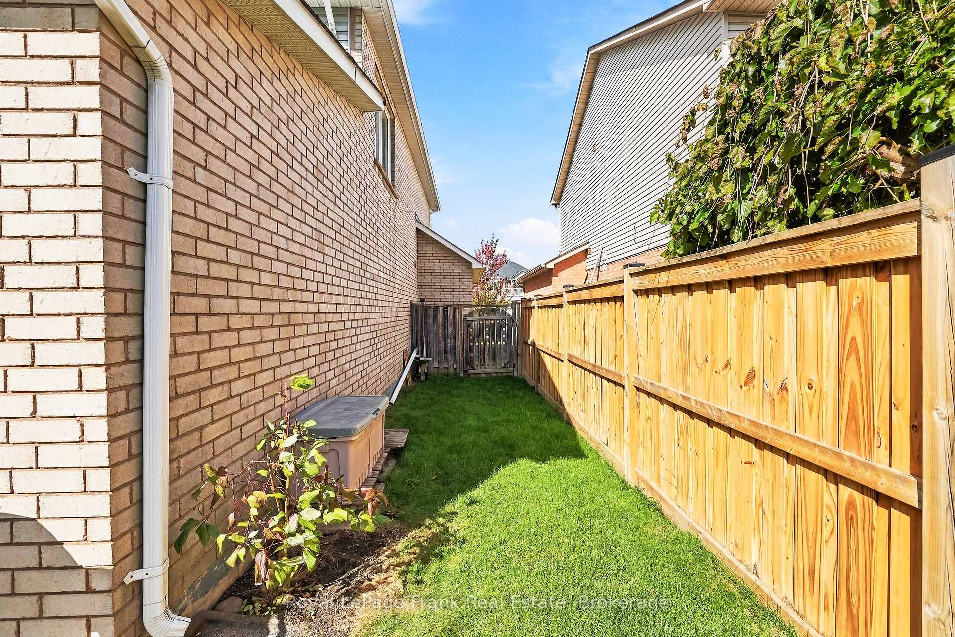 Photo 44 of 15 Sprucewood Crescent, Clarington, Bowmanville — HOMEH