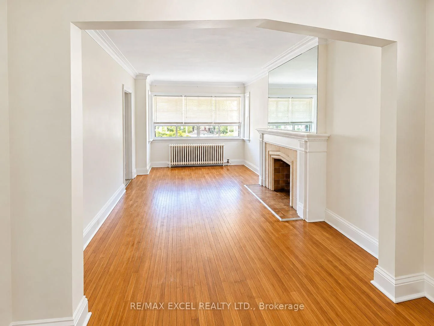 Photo 7 of 11 Hutton Avenue, Toronto, East York — HOMEH