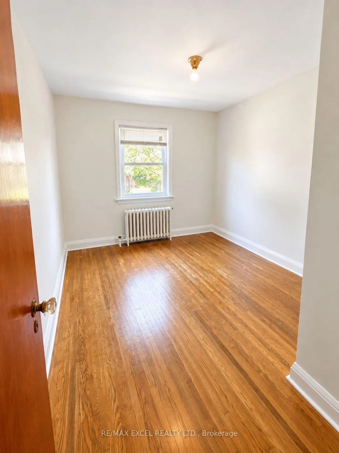 Photo 8 of 11 Hutton Avenue, Toronto, East York — HOMEH