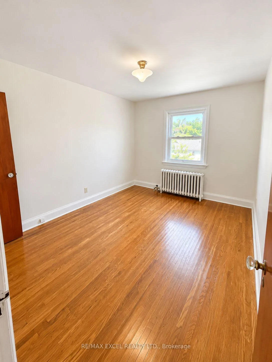Photo 9 of 11 Hutton Avenue, Toronto, East York — HOMEH