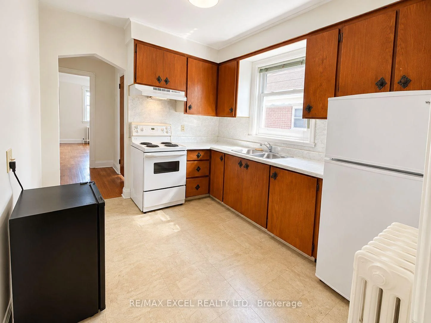 Photo 14 of 11 Hutton Avenue, Toronto, East York — HOMEH