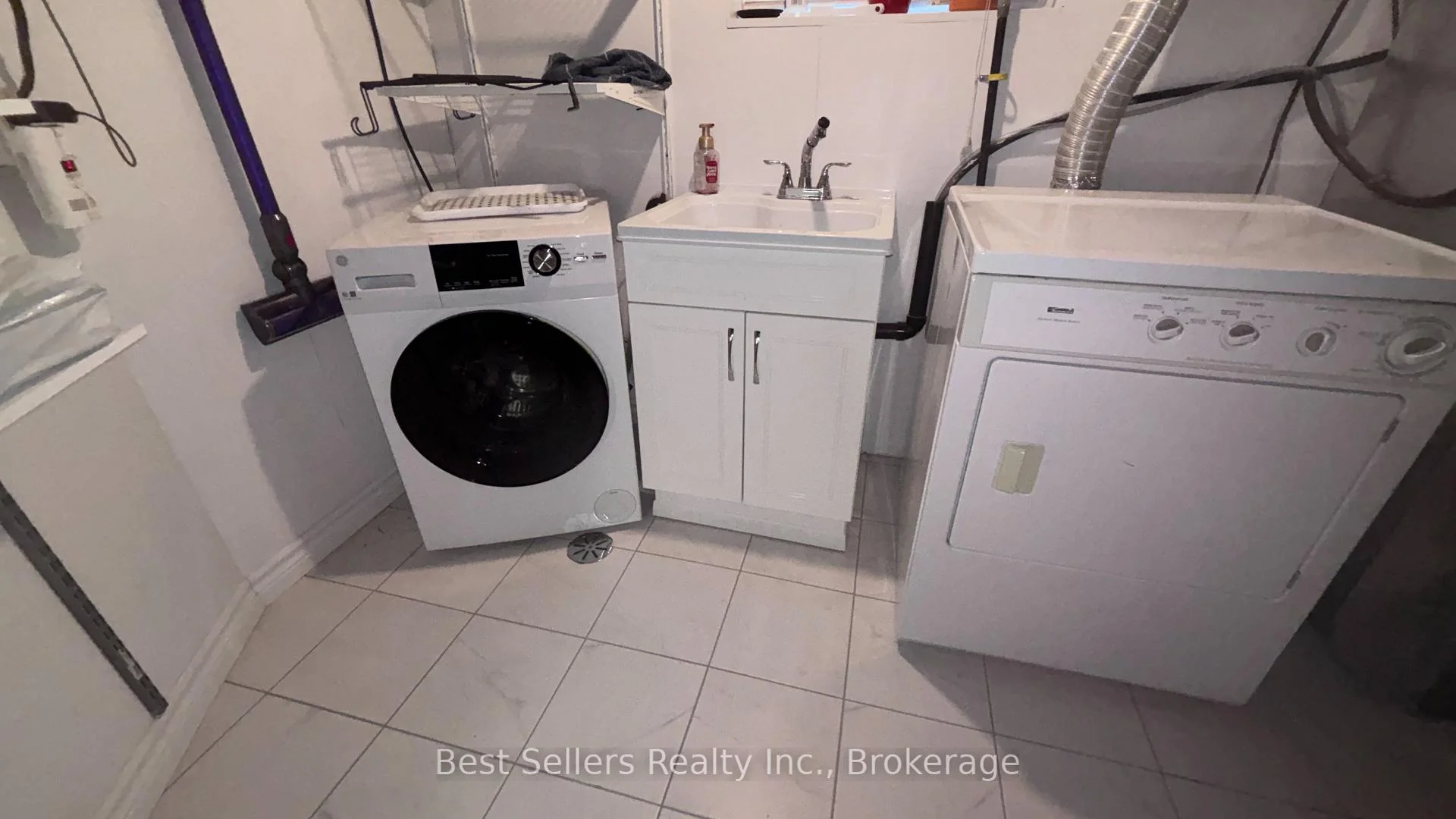 Photo 12 of Unit Main, 75 Vanbrugh Avenue, Scarborough, Birchcliffe-Cliffside — HOMEH
