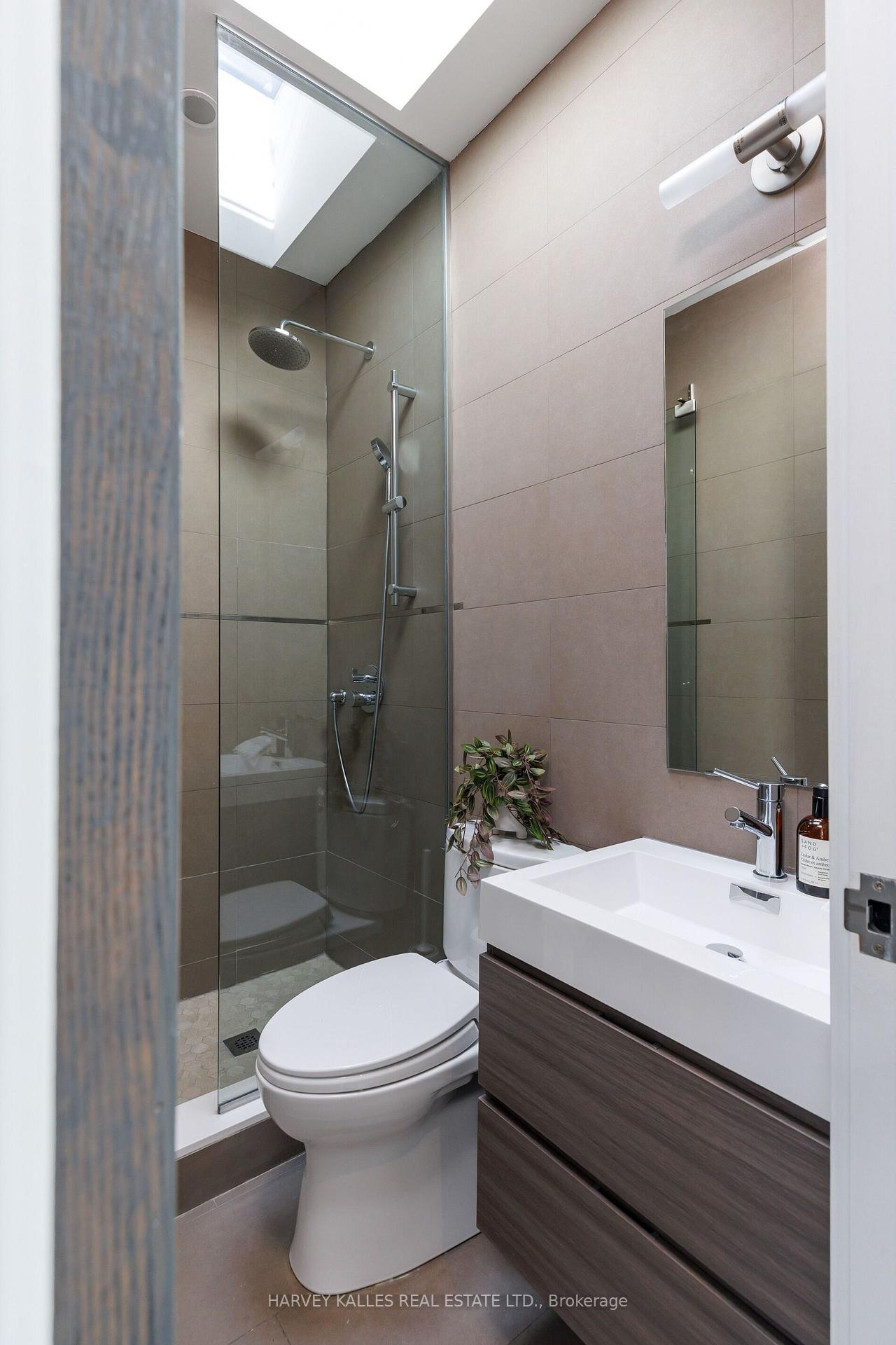 Photo 31 of 128 Montgomery Avenue, Toronto, Yonge-Eglinton — HOMEH