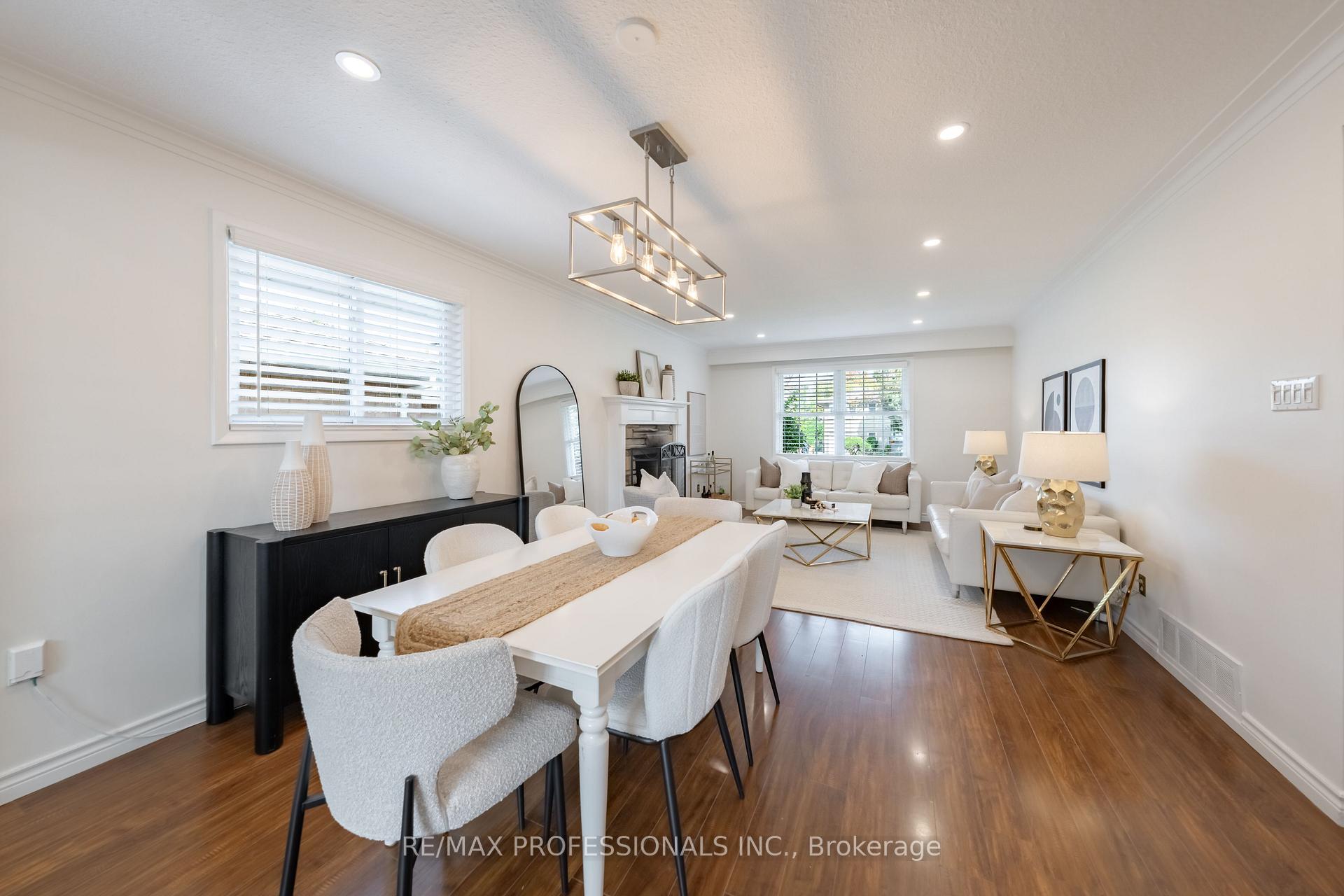 Photo 7 of 74 Crendon Drive, Etobicoke, Etobicoke West Mall — HOMEH
